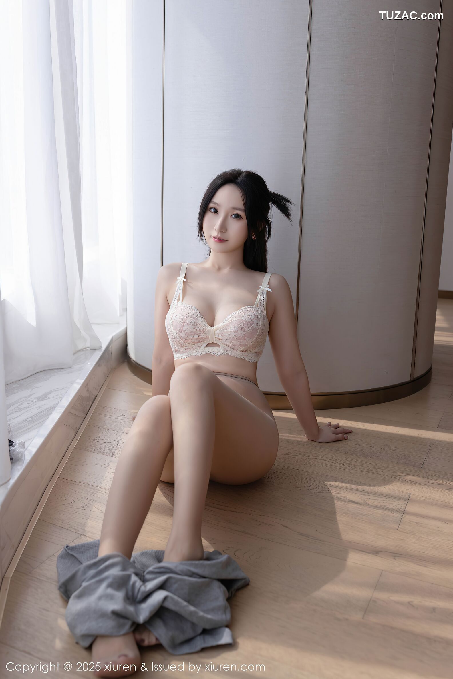 XiuRen秀人网-10826-杏子Yada-灰色连衣短裙-情趣兔子装网格袜-2025.09.29