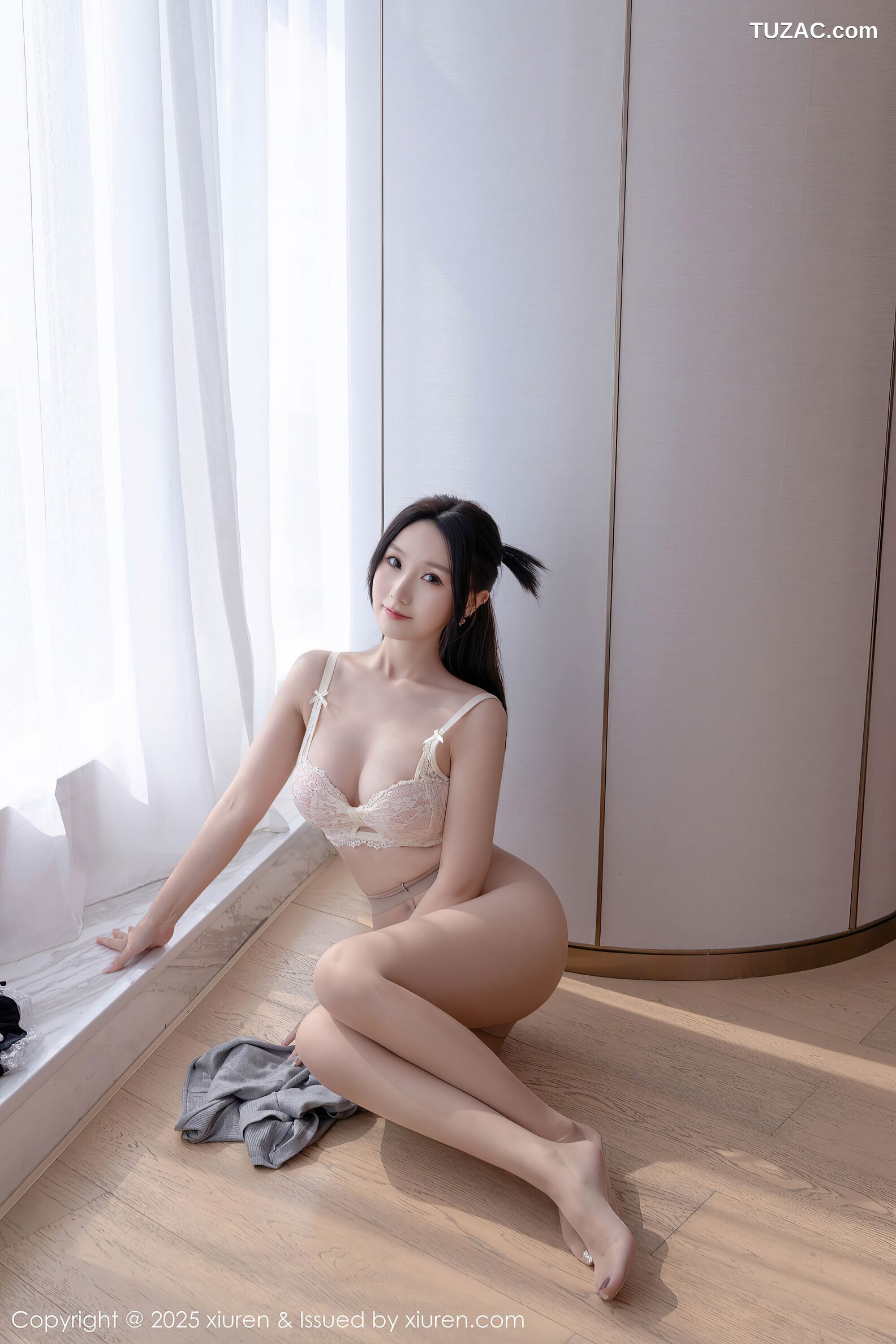 XiuRen秀人网-10826-杏子Yada-灰色连衣短裙-情趣兔子装网格袜-2025.09.29