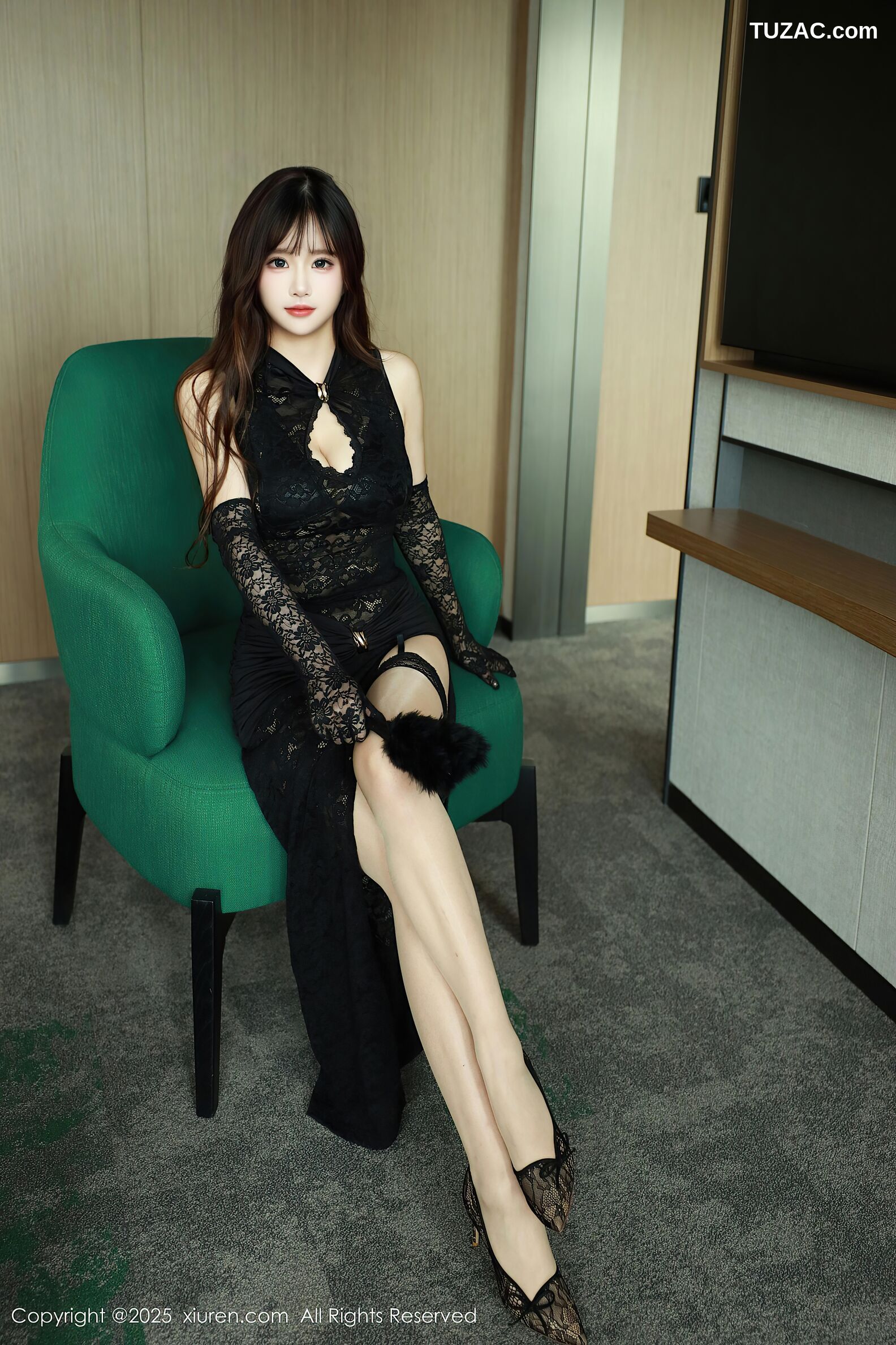 XiuRen秀人网-10831-小肉肉咪-情趣兔耳黑色连体丝袜-2025.09.30