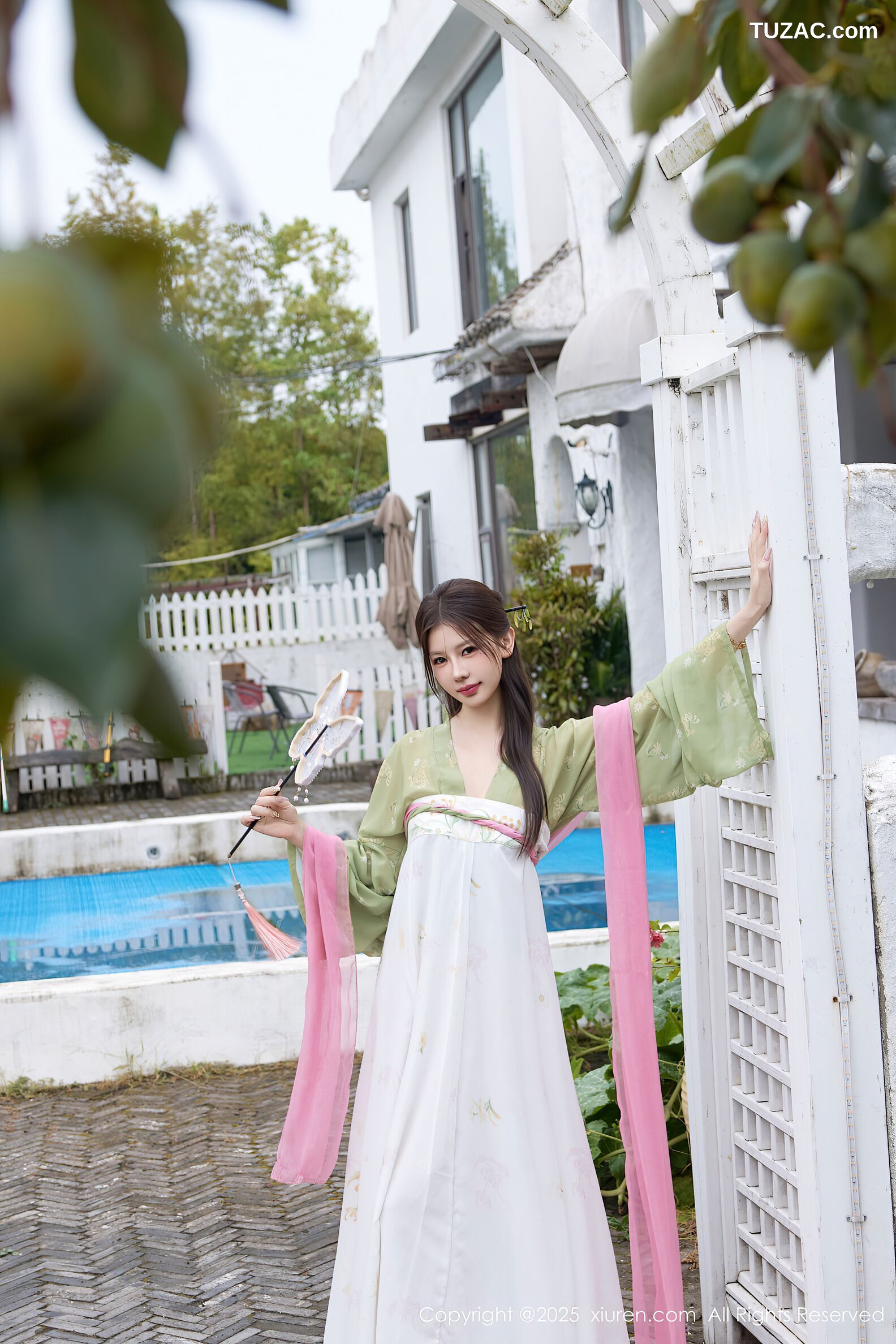 XiuRen秀人网-10834-尹甜甜-sunny-中秋主题古风绿纱衣白纱裙肉丝-2025.09.30