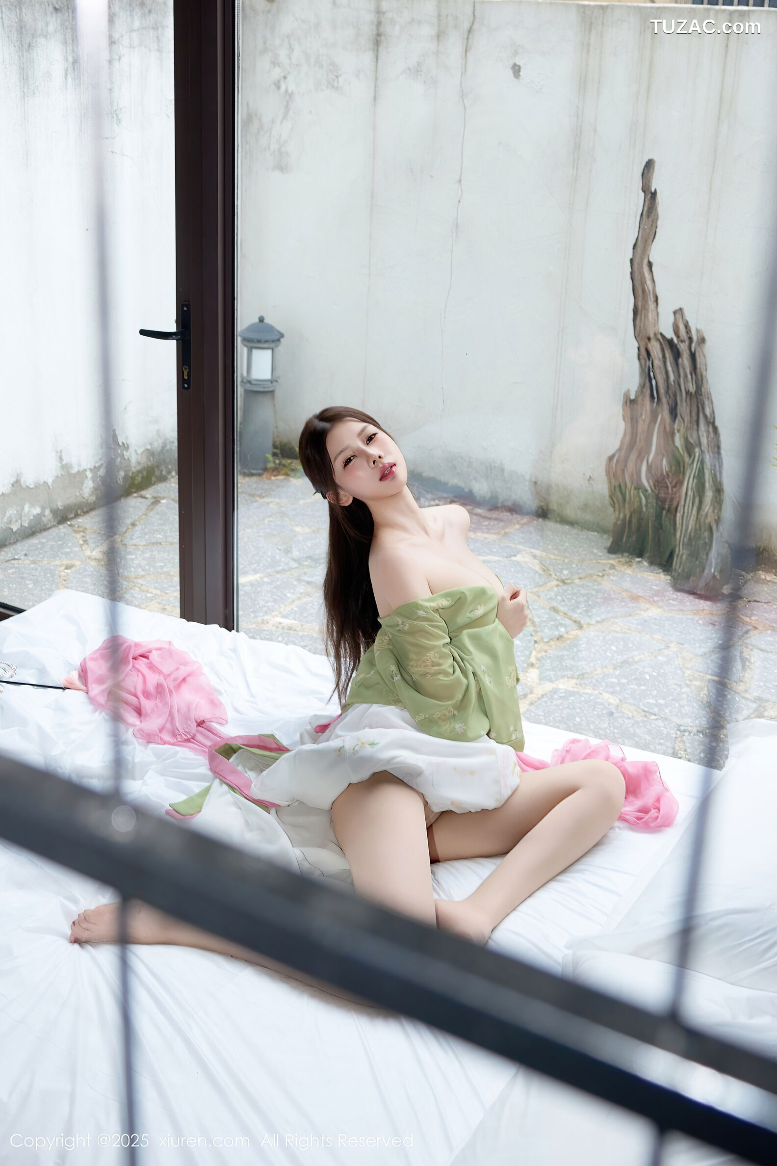 XiuRen秀人网-10834-尹甜甜-sunny-中秋主题古风绿纱衣白纱裙肉丝-2025.09.30