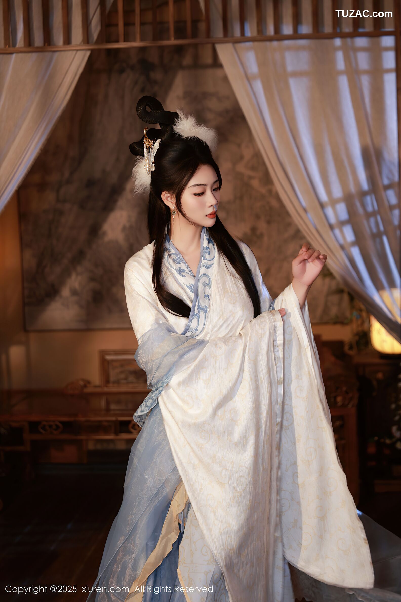 XiuRen秀人网-10835-南乔-中秋主题汉服白衣水蓝色肚兜-2025.09.30