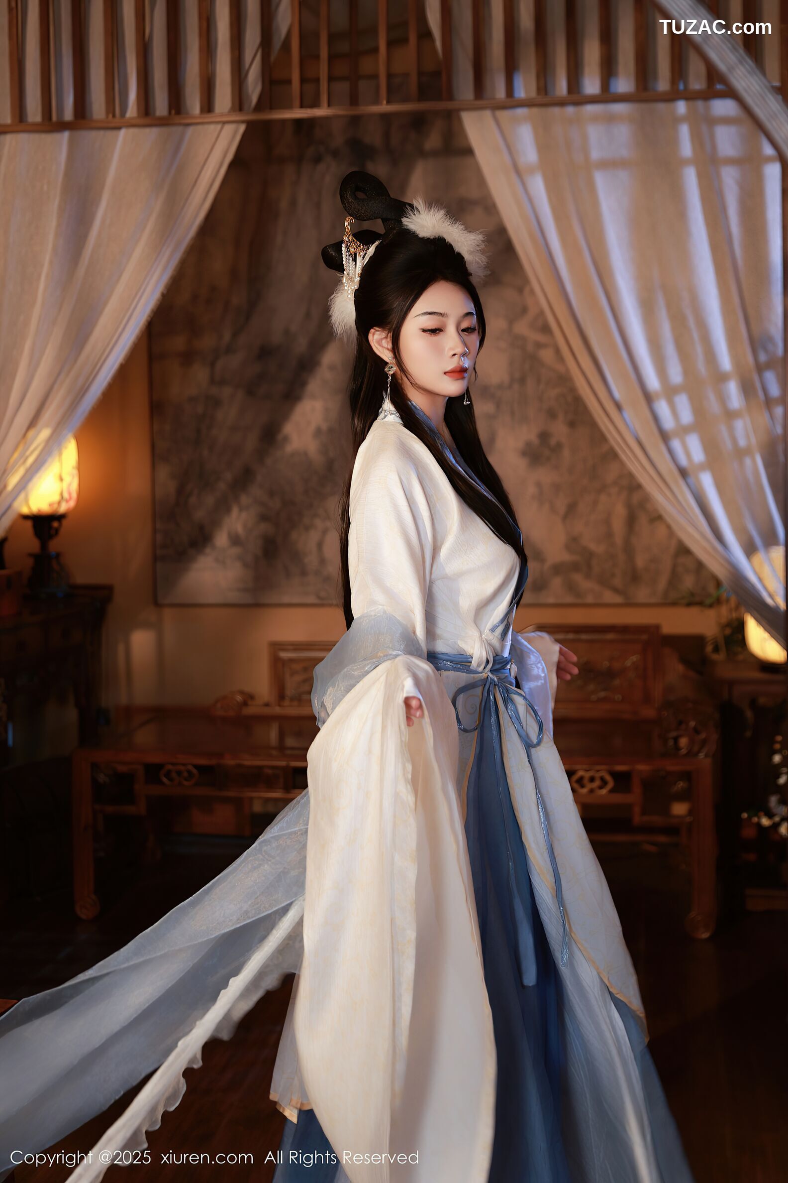 XiuRen秀人网-10835-南乔-中秋主题汉服白衣水蓝色肚兜-2025.09.30