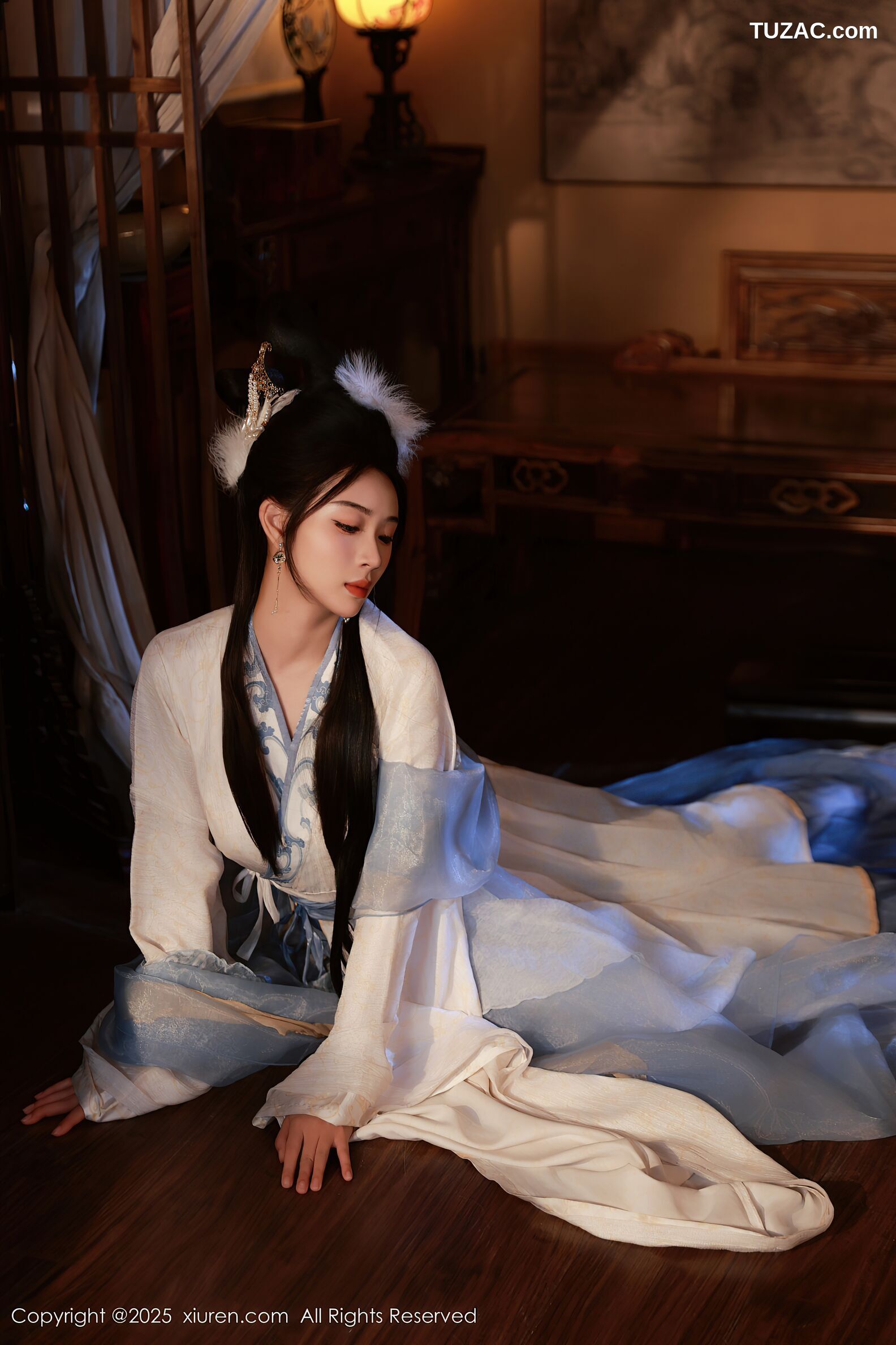 XiuRen秀人网-10835-南乔-中秋主题汉服白衣水蓝色肚兜-2025.09.30