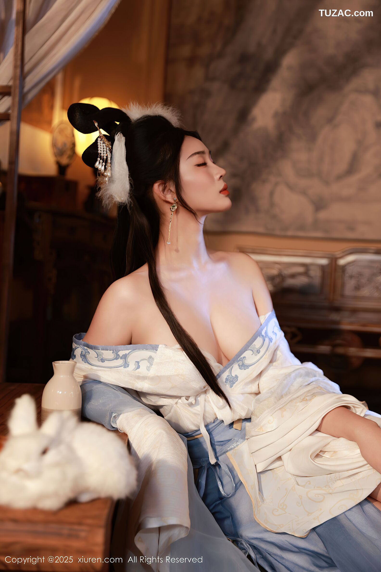 XiuRen秀人网-10835-南乔-中秋主题汉服白衣水蓝色肚兜-2025.09.30