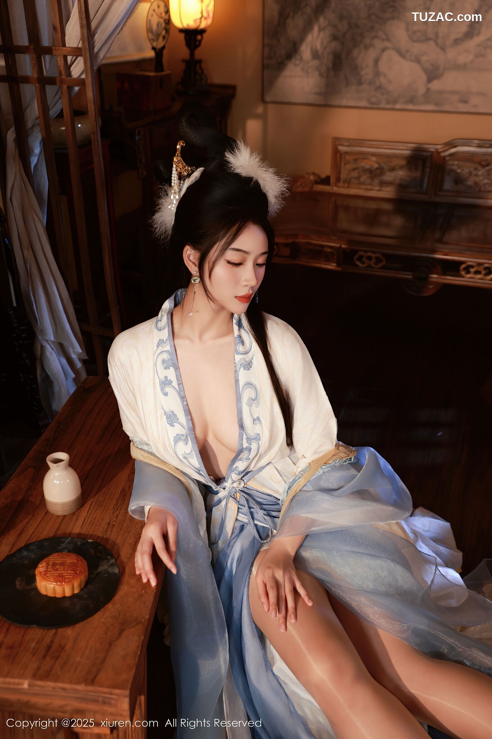XiuRen秀人网-10835-南乔-中秋主题汉服白衣水蓝色肚兜-2025.09.30