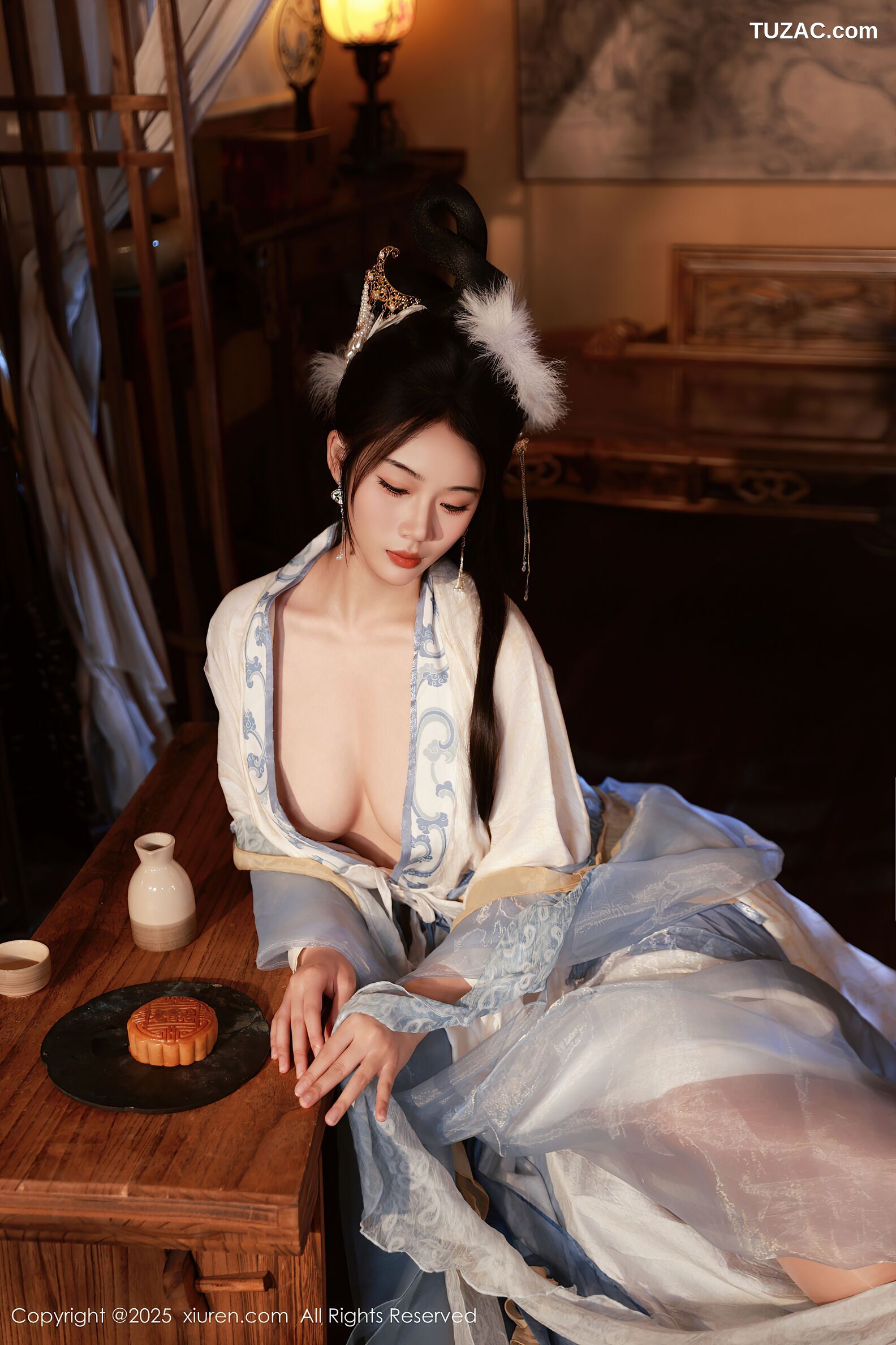 XiuRen秀人网-10835-南乔-中秋主题汉服白衣水蓝色肚兜-2025.09.30