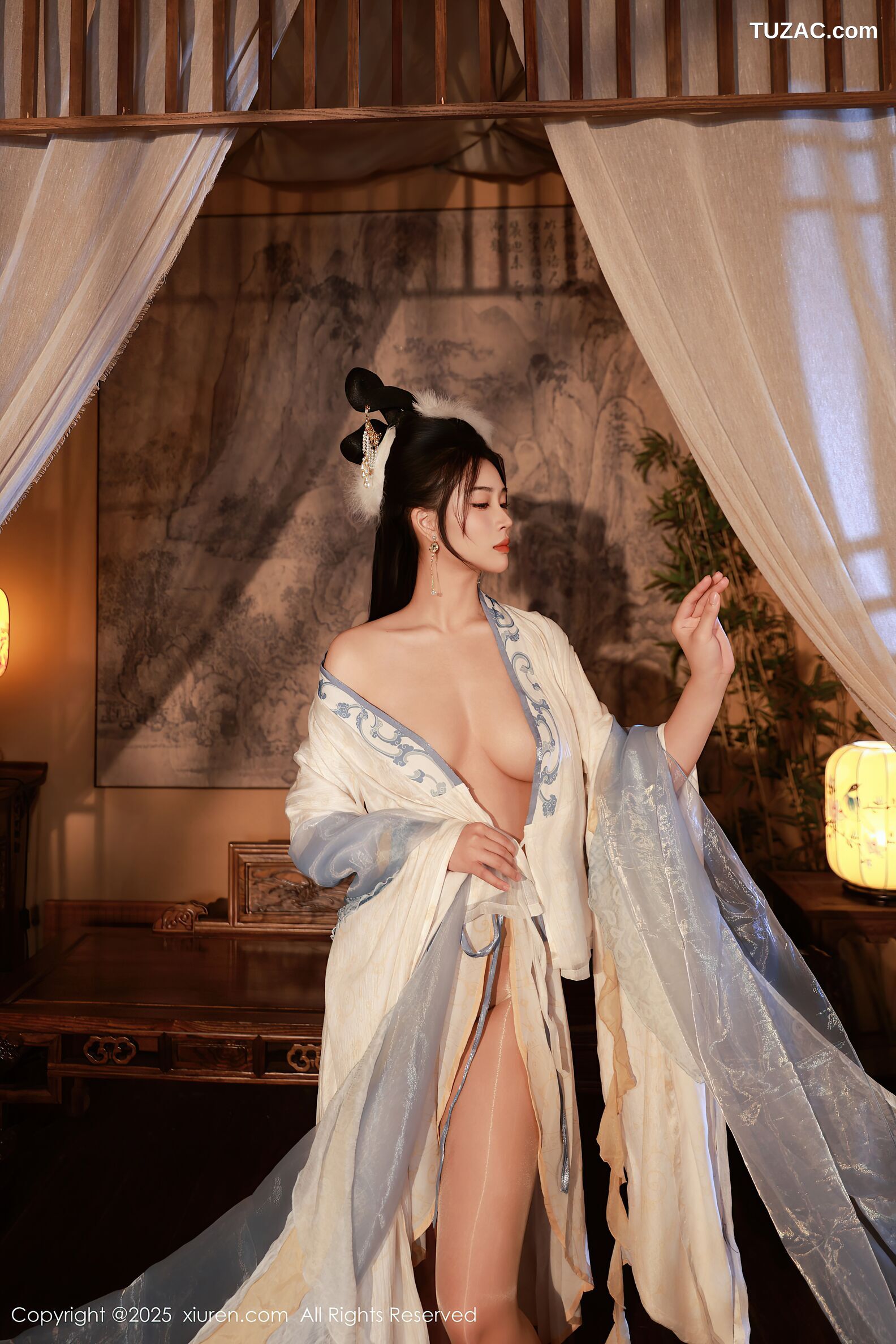 XiuRen秀人网-10835-南乔-中秋主题汉服白衣水蓝色肚兜-2025.09.30