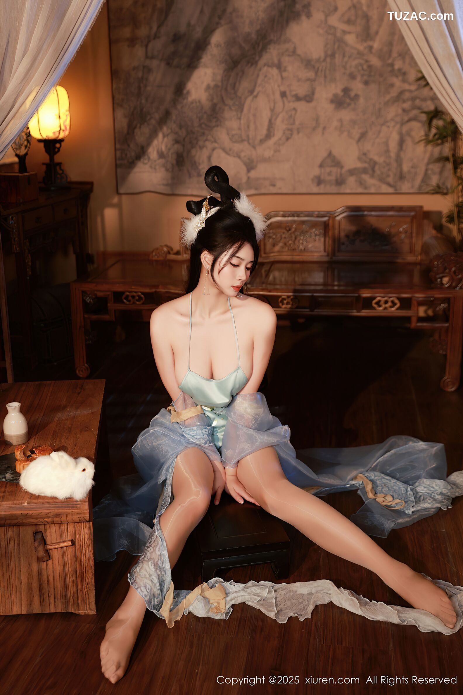 XiuRen秀人网-10835-南乔-中秋主题汉服白衣水蓝色肚兜-2025.09.30