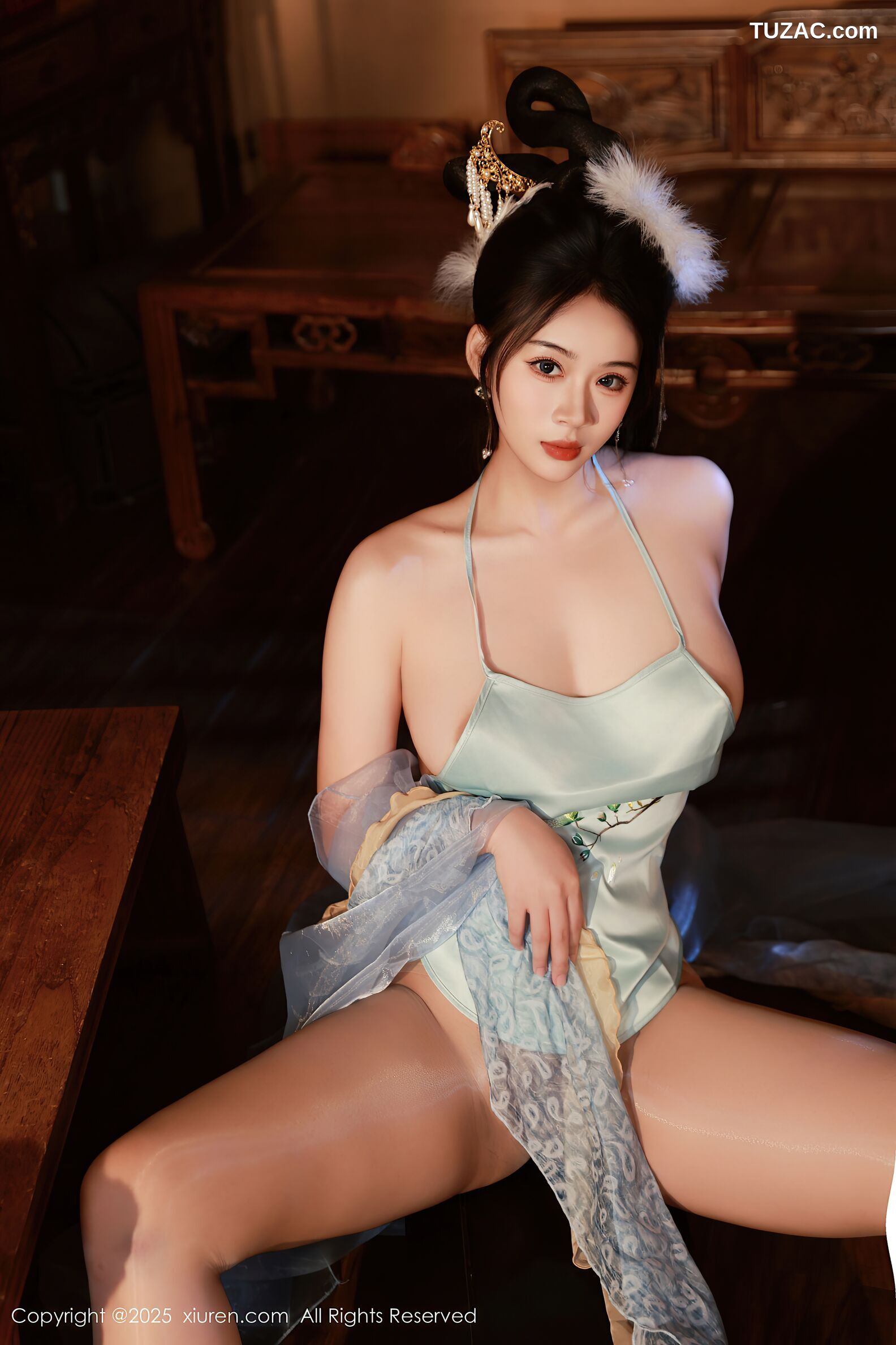 XiuRen秀人网-10835-南乔-中秋主题汉服白衣水蓝色肚兜-2025.09.30
