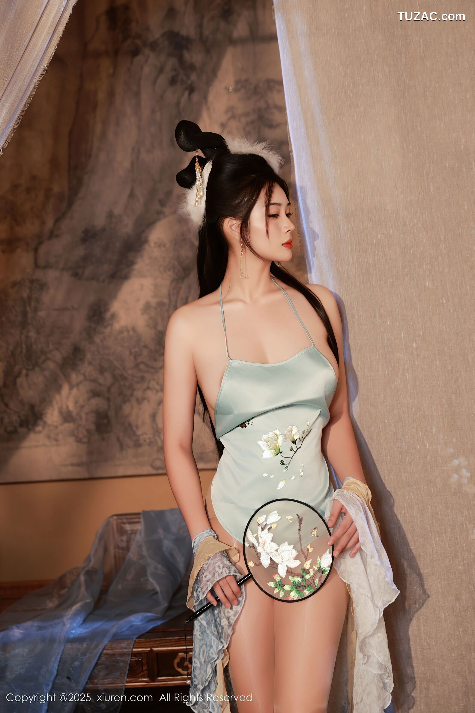 XiuRen秀人网-10835-南乔-中秋主题汉服白衣水蓝色肚兜-2025.09.30