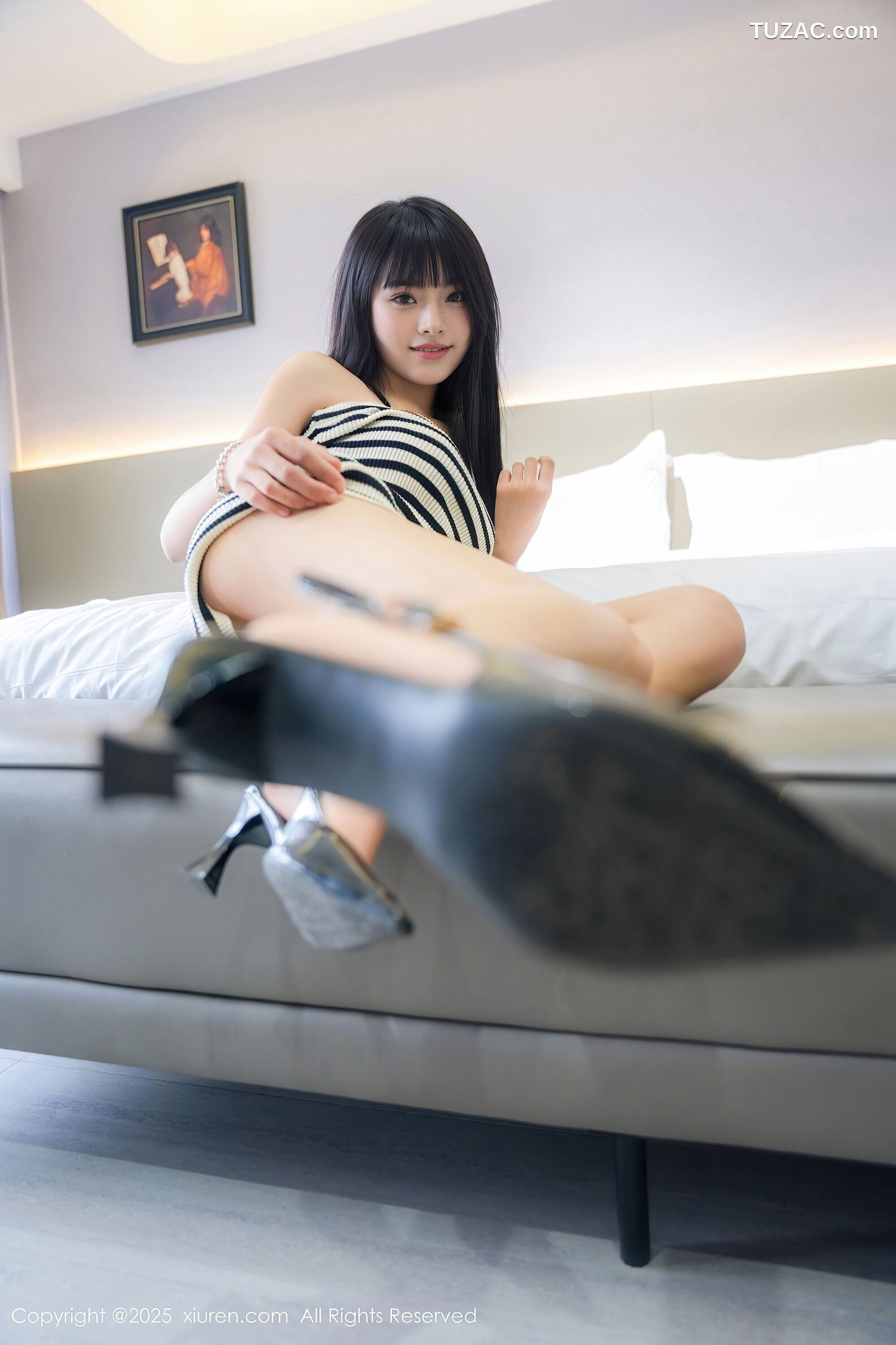 XiuRen秀人网-10838-小九阿-黑白条纹吊带连衣短裙黑色内衣-2025.10.09