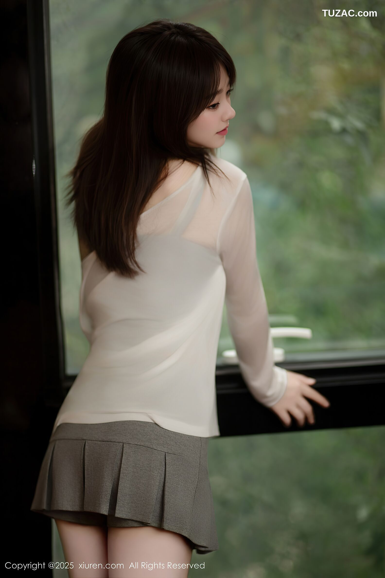 XiuRen秀人网-10845-炎恬kitty-柔美身段浅色短裙-2025.10.10