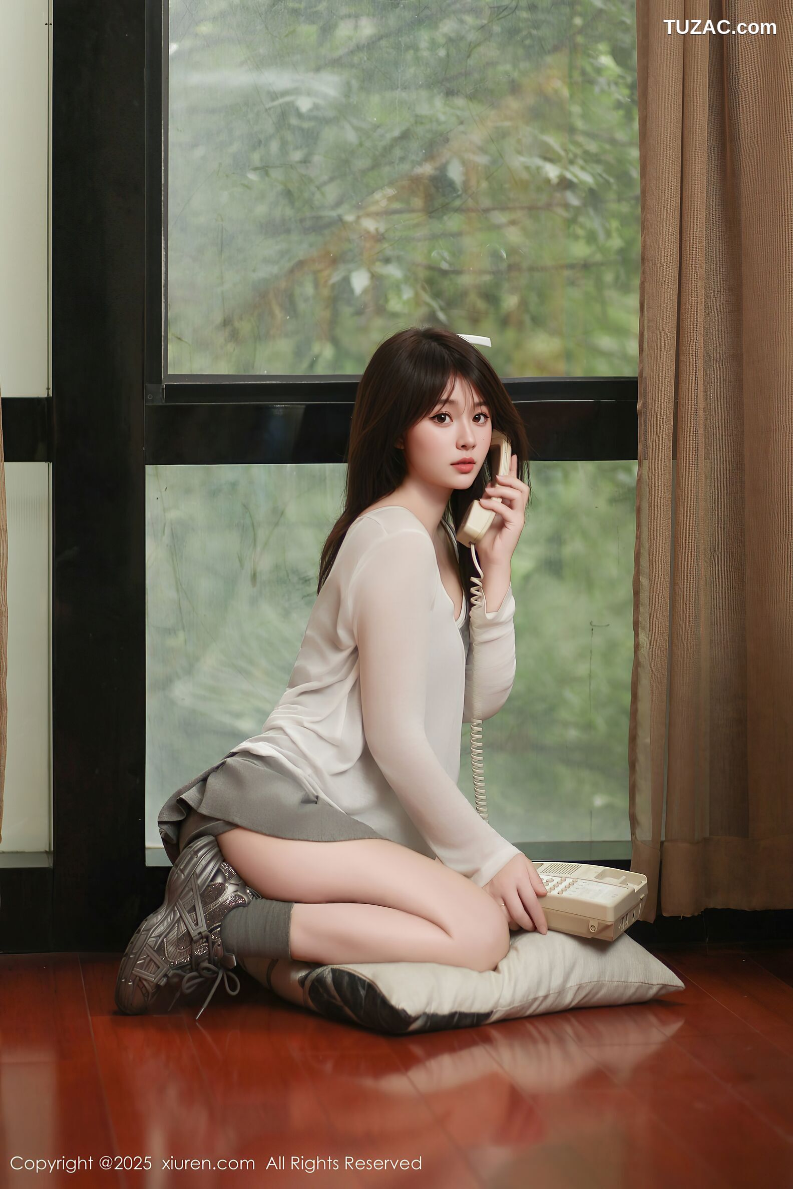 XiuRen秀人网-10845-炎恬kitty-柔美身段浅色短裙-2025.10.10