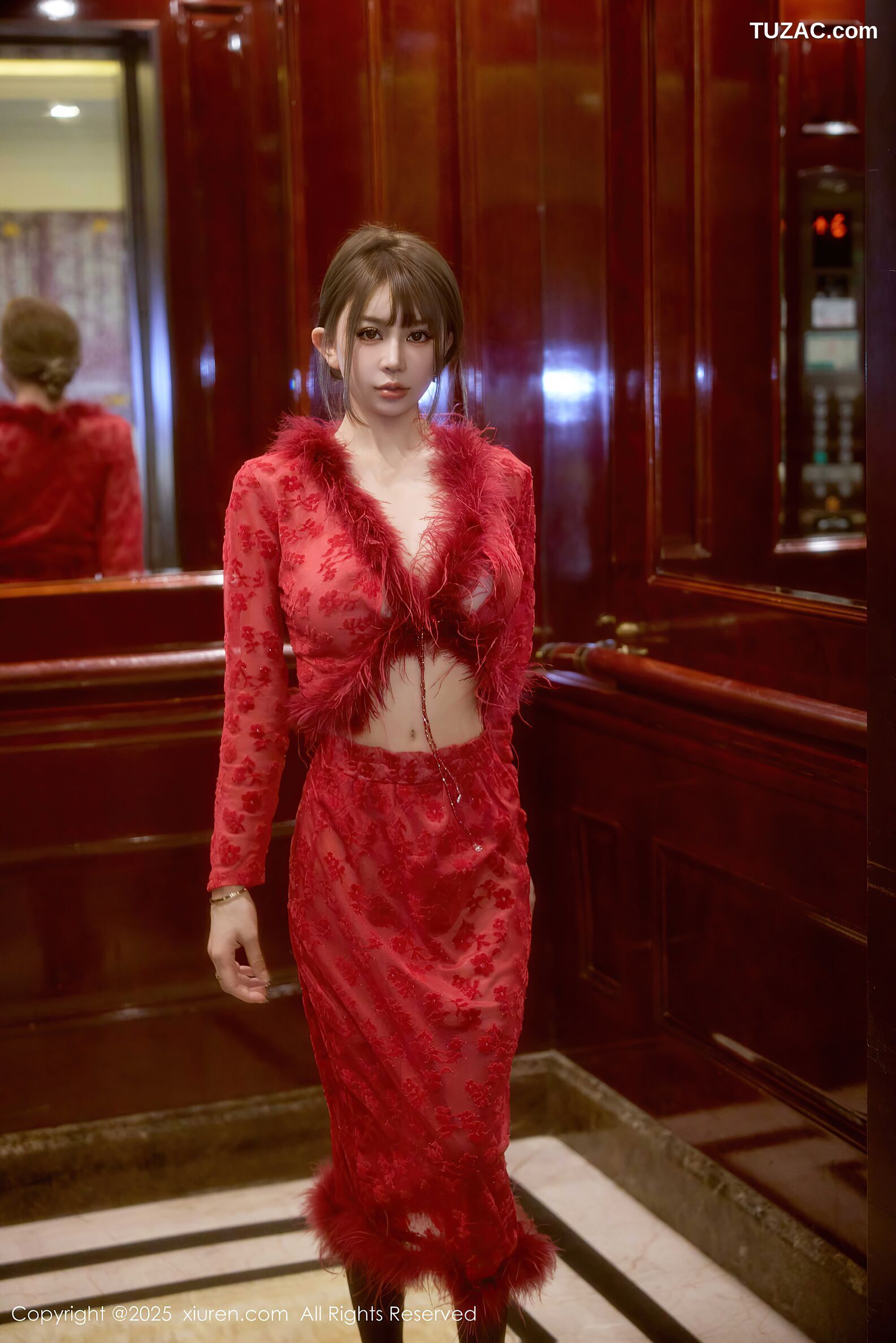 XiuRen秀人网-10848-Zoe柚柚-美乳玉背红色复古服饰-2025.10.10
