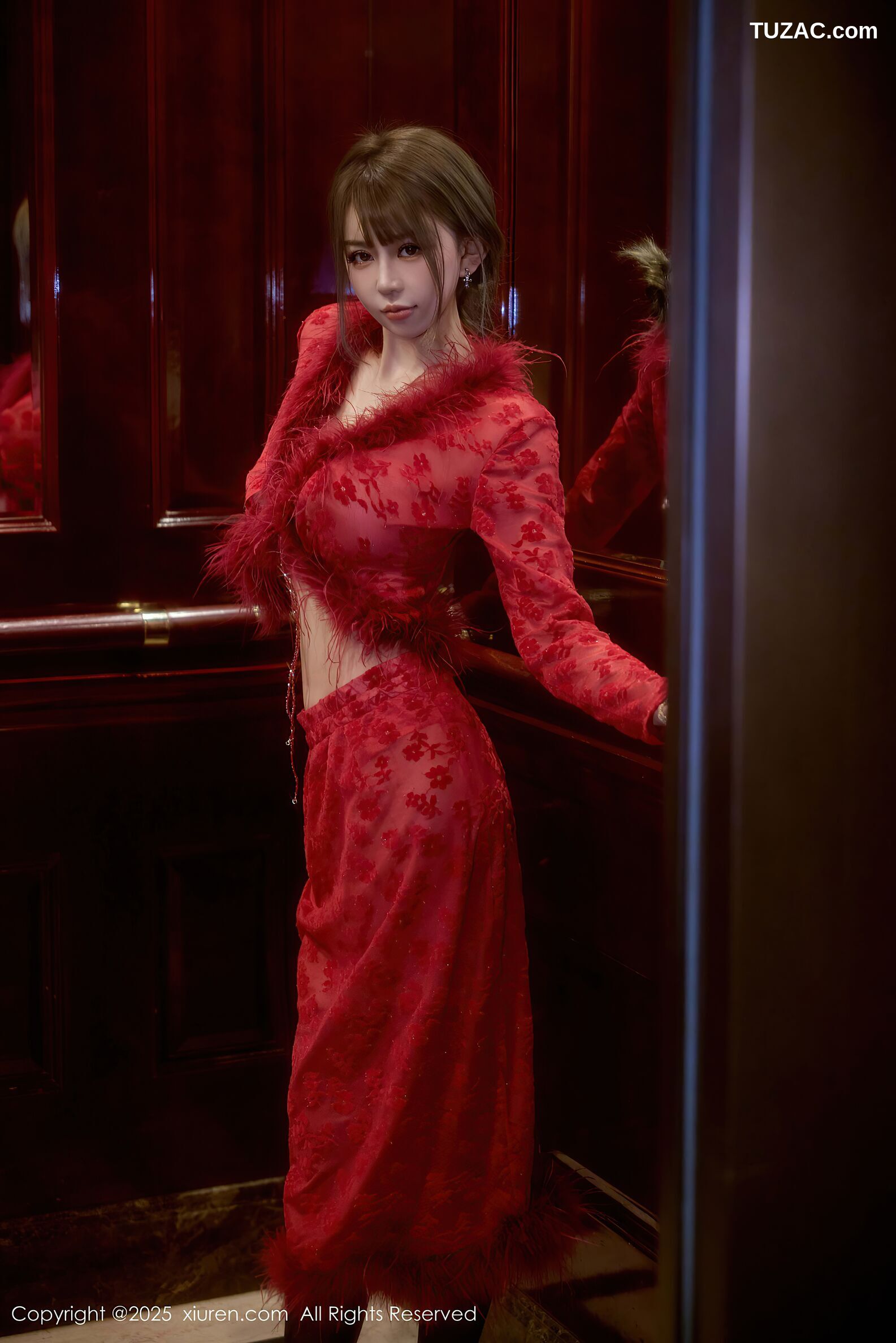 XiuRen秀人网-10848-Zoe柚柚-美乳玉背红色复古服饰-2025.10.10