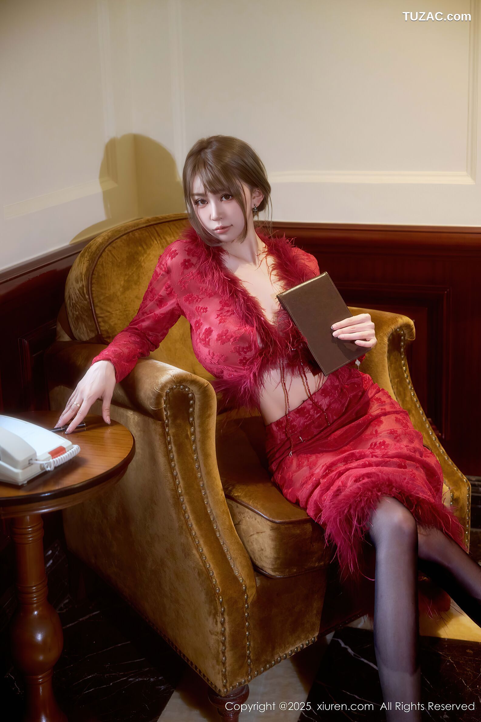 XiuRen秀人网-10848-Zoe柚柚-美乳玉背红色复古服饰-2025.10.10