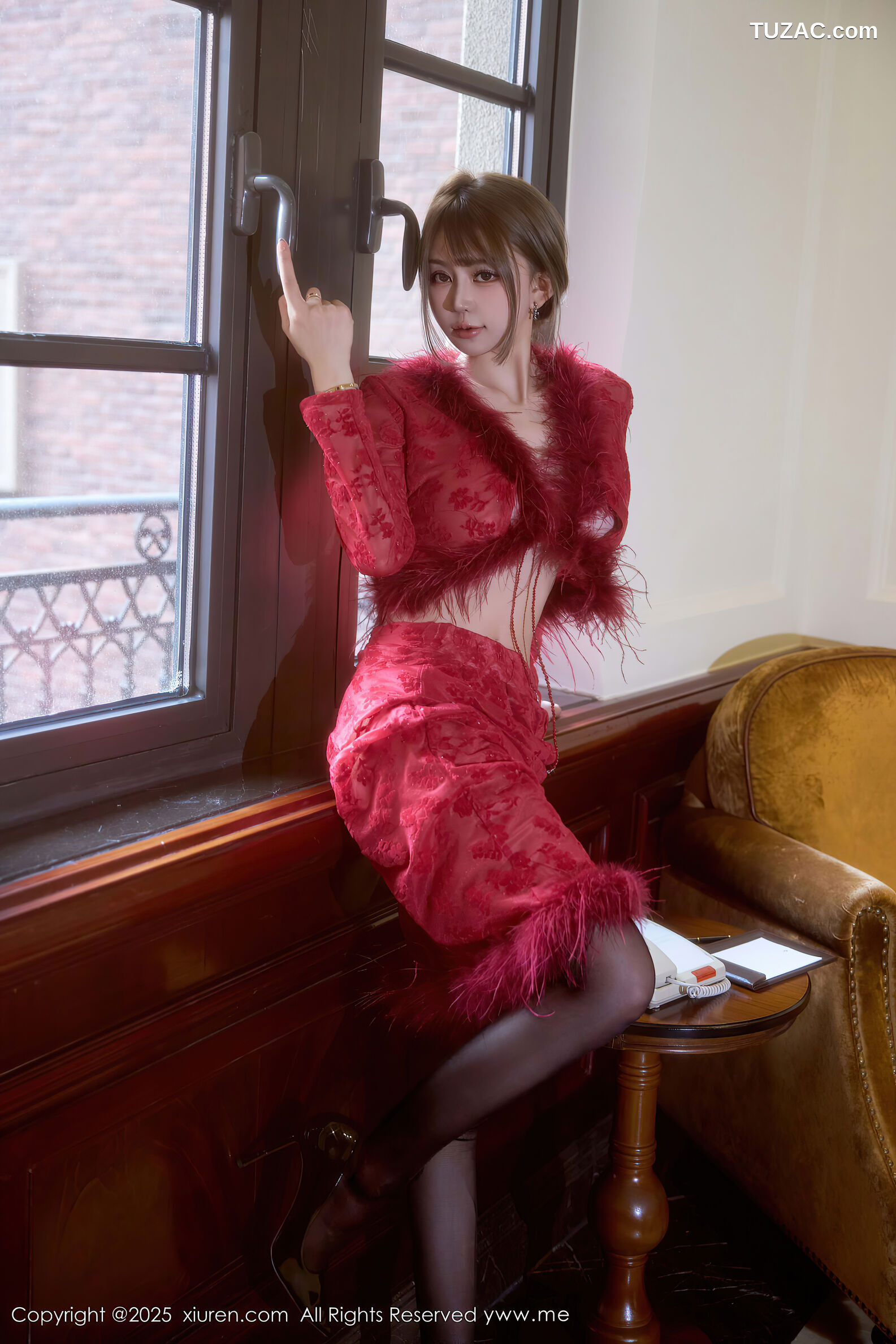 XiuRen秀人网-10848-Zoe柚柚-美乳玉背红色复古服饰-2025.10.10
