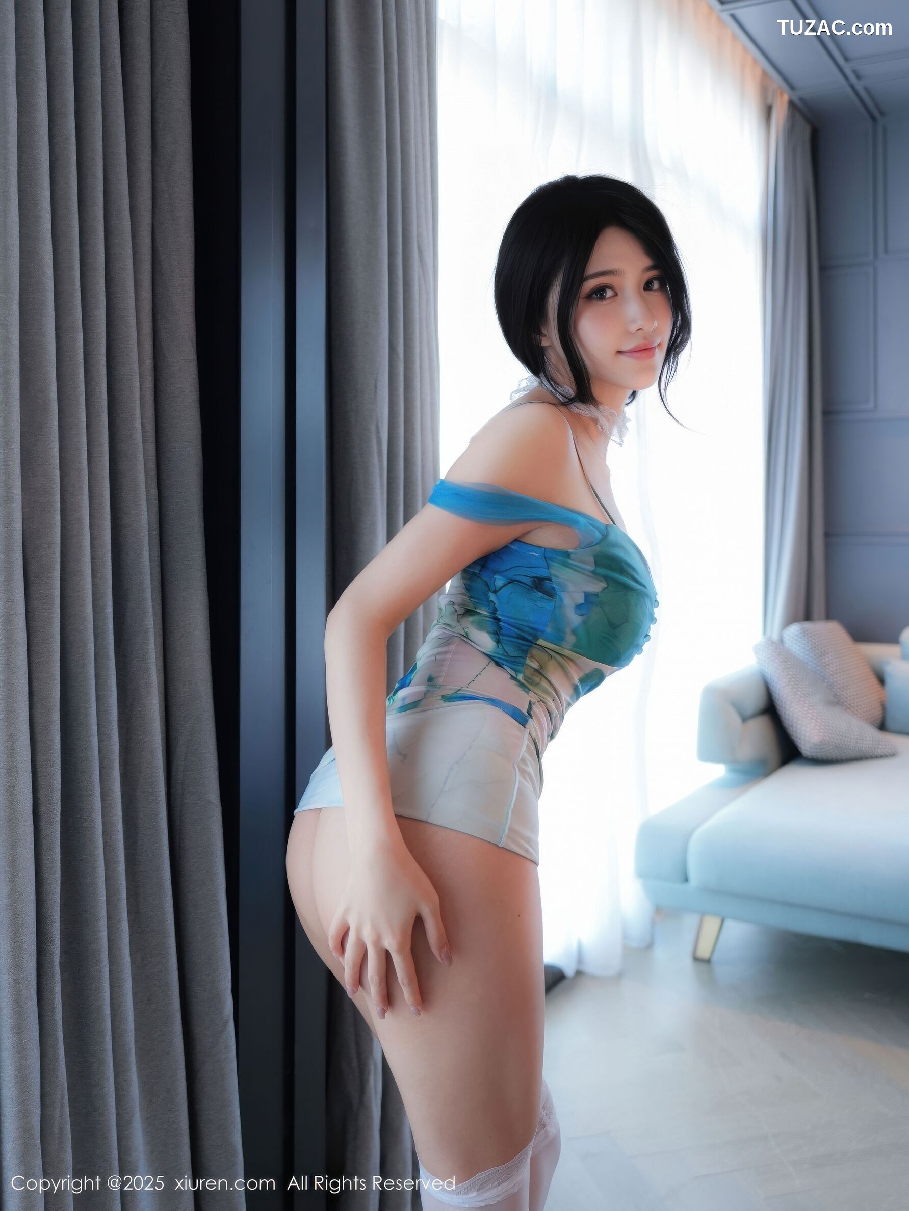 XiuRen秀人网-10859-shelly诗莉吖-蓝印花吊带连衣短裙白色丁字裤-2025.10.13