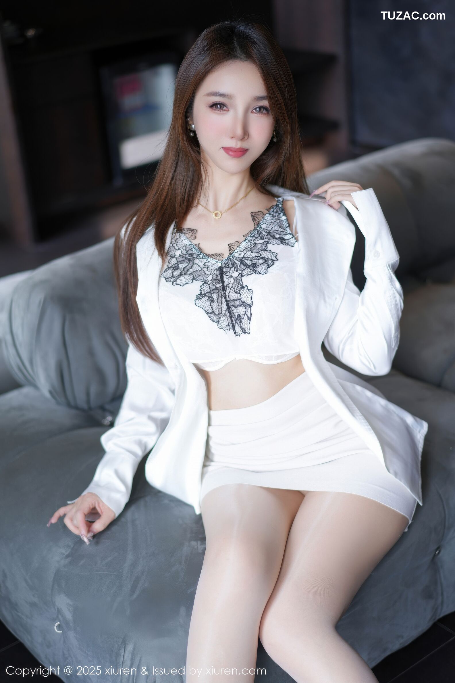 XiuRen秀人网-10872-桃桃夭夭twins-OL白衬衫白短裙白蕾丝内衣-2025.10.15