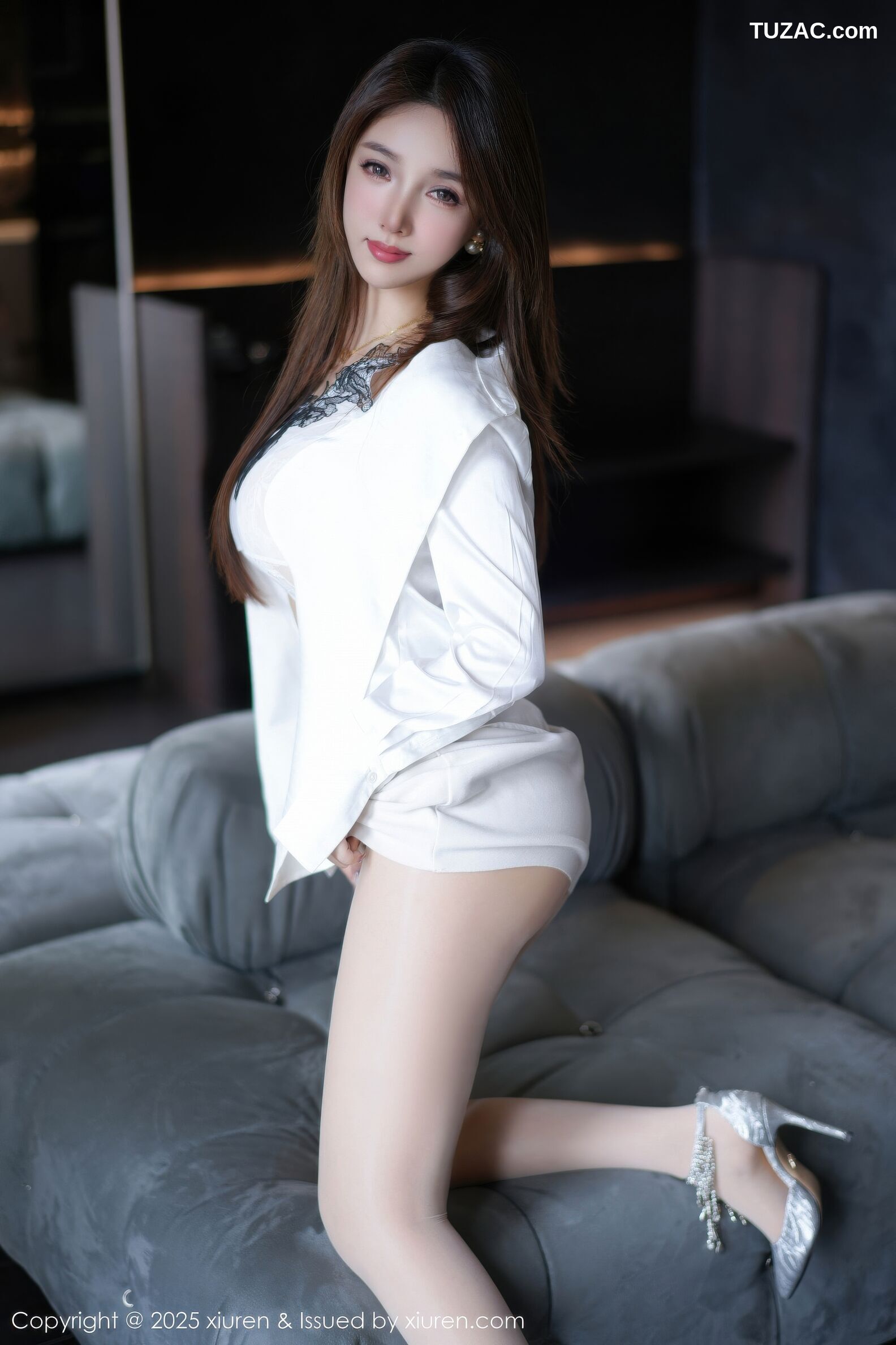XiuRen秀人网-10872-桃桃夭夭twins-OL白衬衫白短裙白蕾丝内衣-2025.10.15