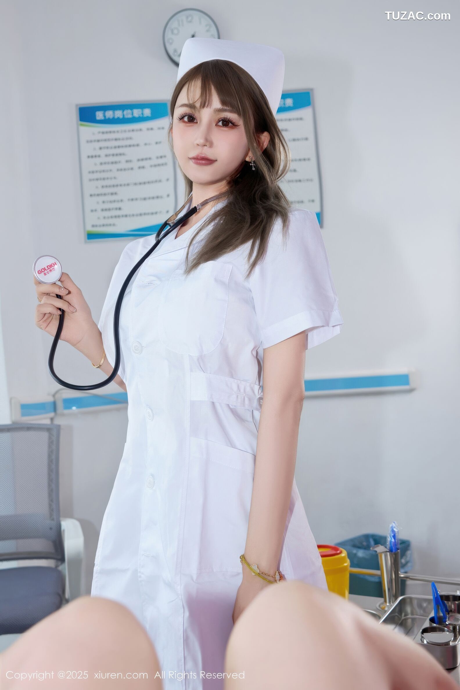XiuRen秀人网-10896-Zoe柚柚-白色护士制服肉丝-2025.10.22