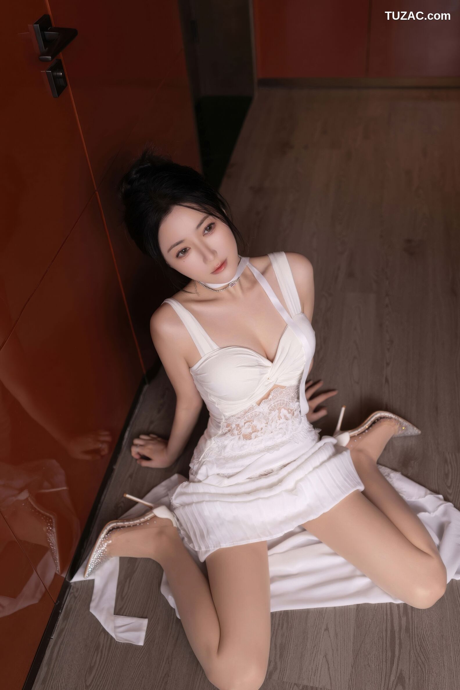 XiuRen秀人网-10911-鱼子酱Fish-白色长裙婀娜动人-2025.10.24
