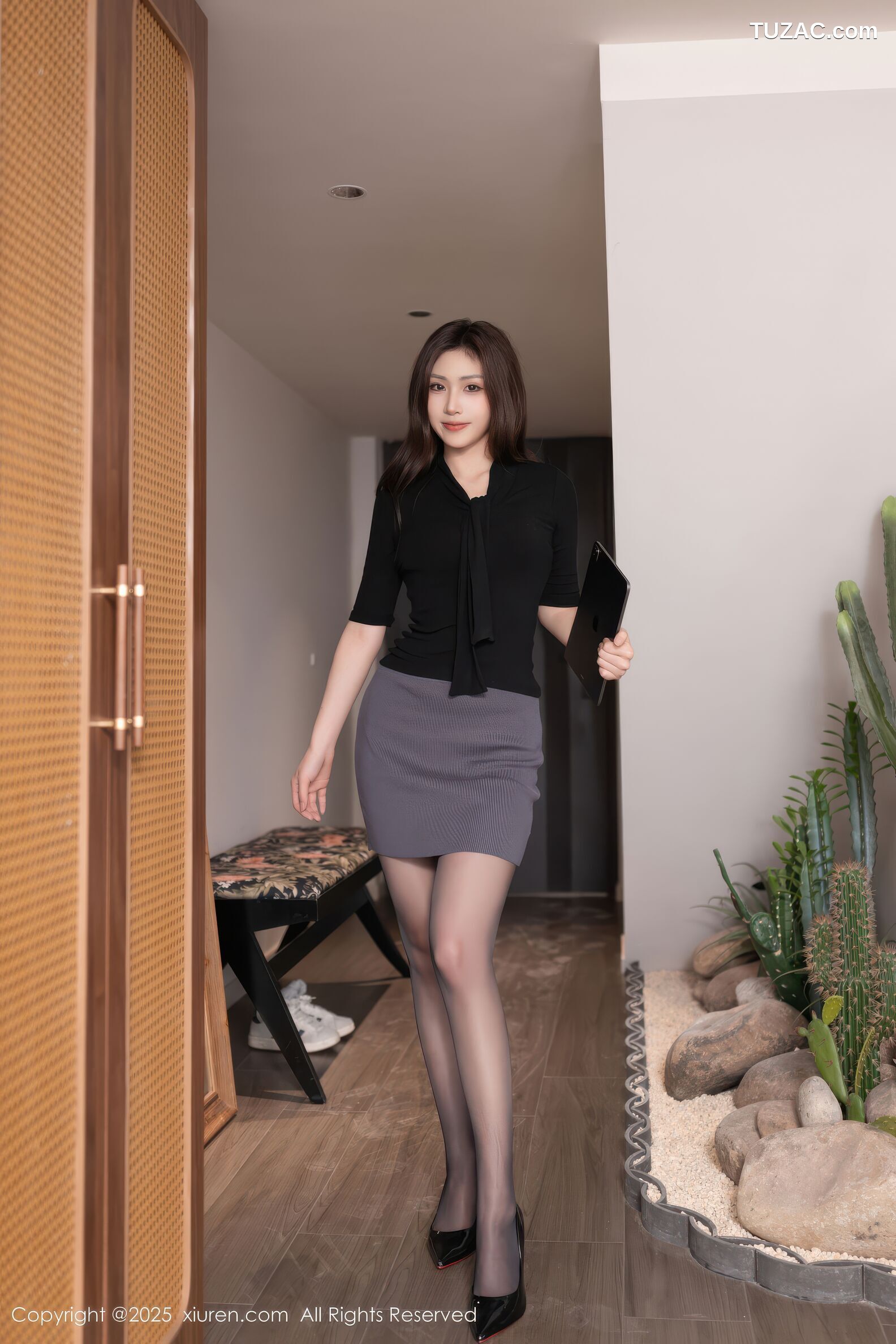 XiuRen秀人网-10930-刘婷婷-OL黑衫灰短裙黑丝高跟-2025.10.30