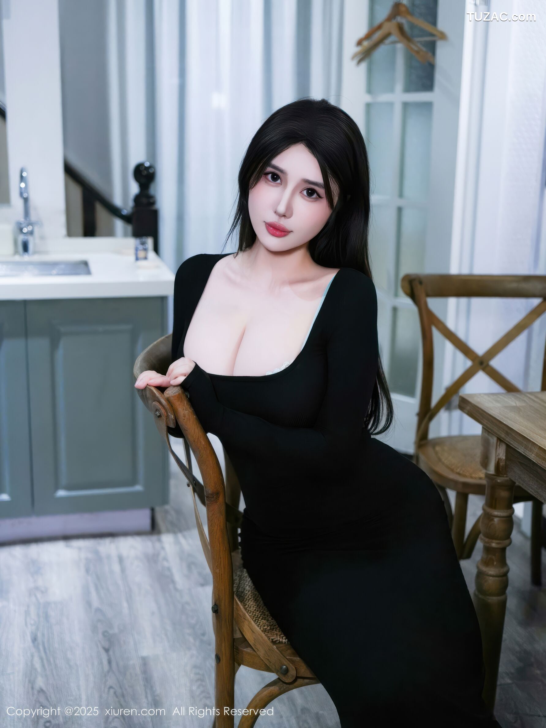 XiuRen秀人网-10933-蕾蕾醒了没-模特合集-夜色美臀美胸姐妹花-2025.10.31