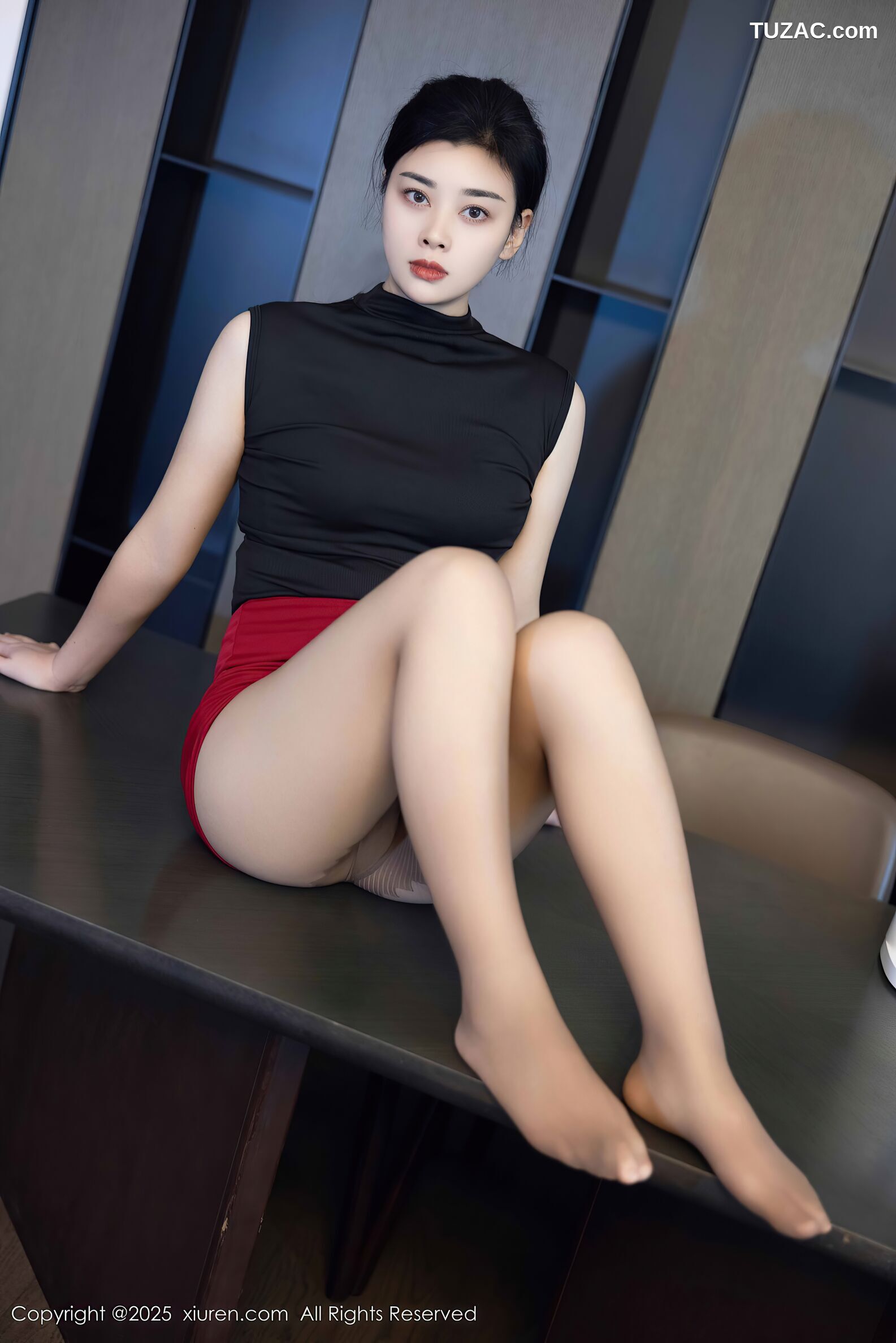 XiuRen秀人网-10948-徐清妍-OL无袖黑色T恤红短裙黑丝-2025.11.05