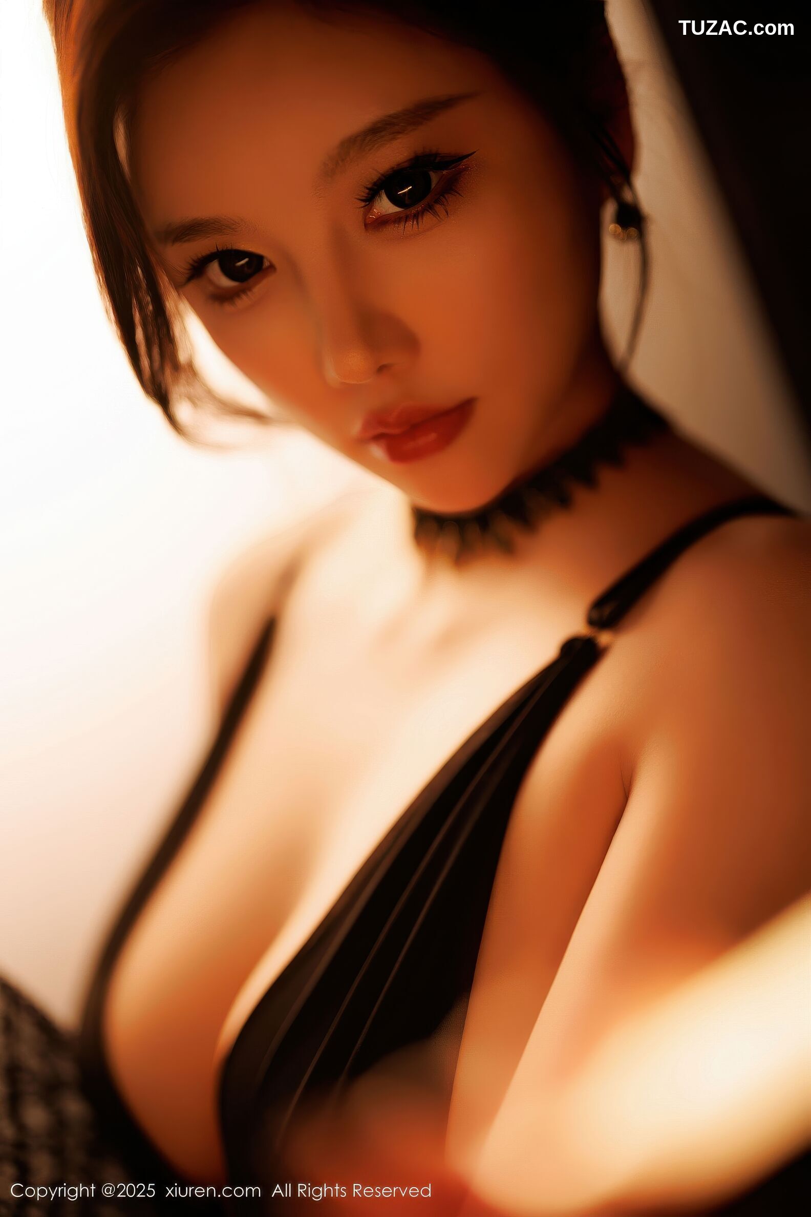 XiuRen秀人网-11013-CHENCHEN-修身旗袍西安旅拍写真发布-2025.11.20