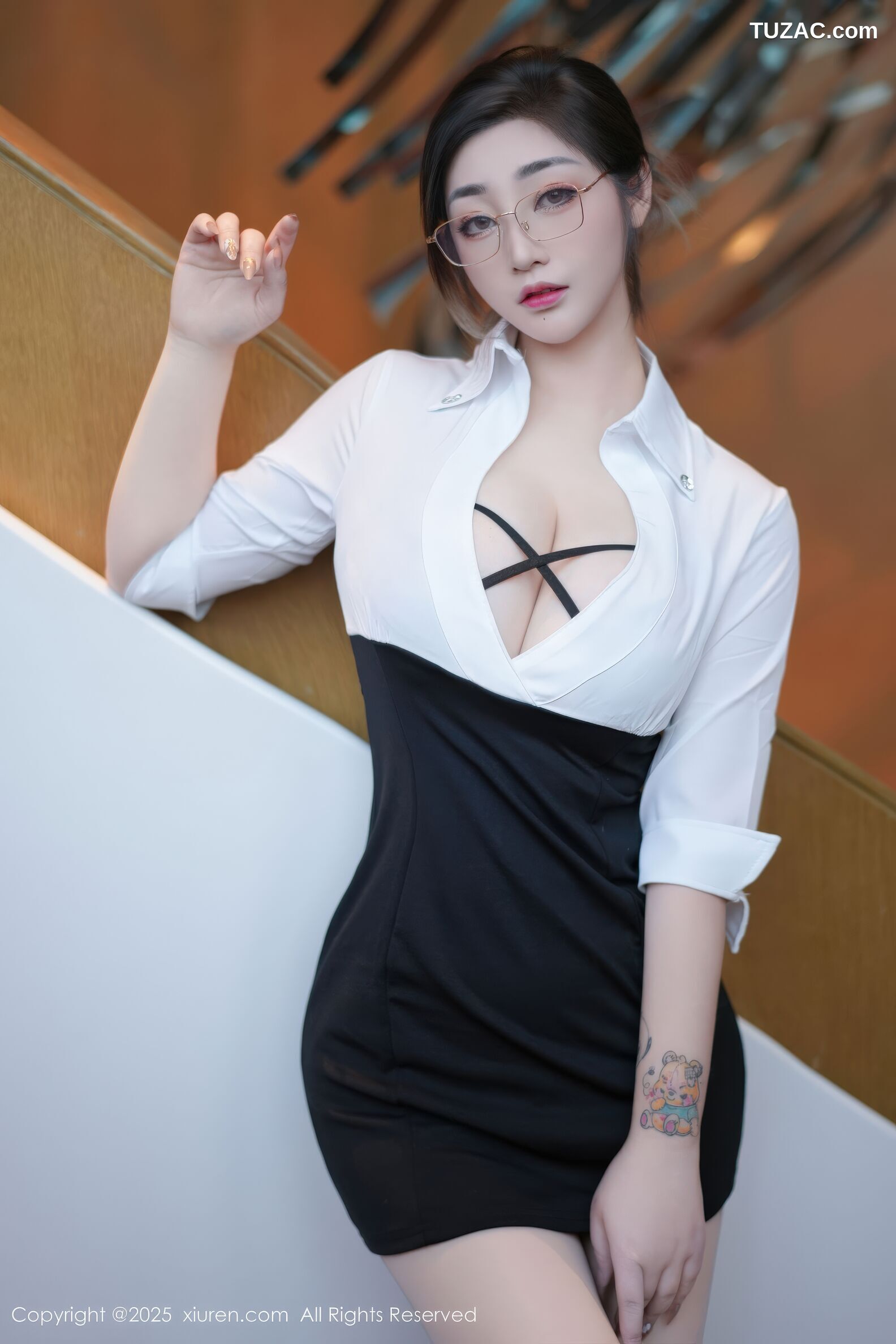 XiuRen秀人网-11045-妲己_Toxic-短裙黑蕾丝内衣肉色丝袜-2025.11.28