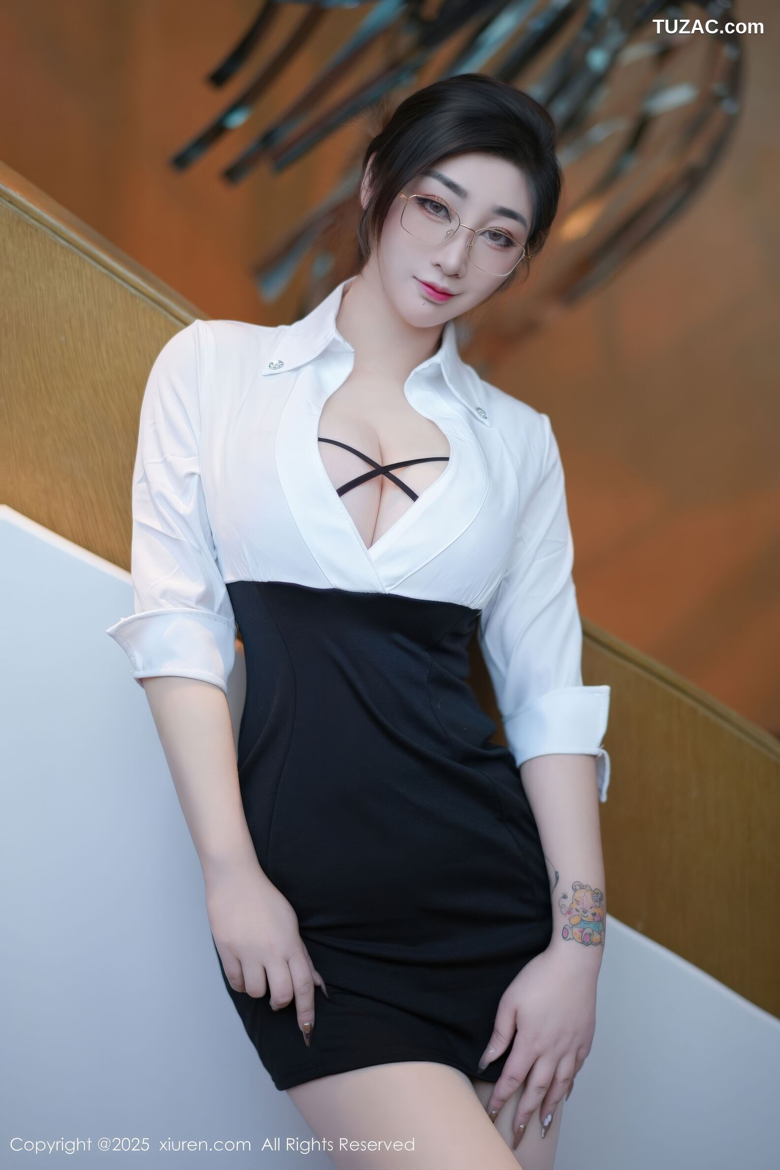 XiuRen秀人网-11045-妲己_Toxic-短裙黑蕾丝内衣肉色丝袜-2025.11.28