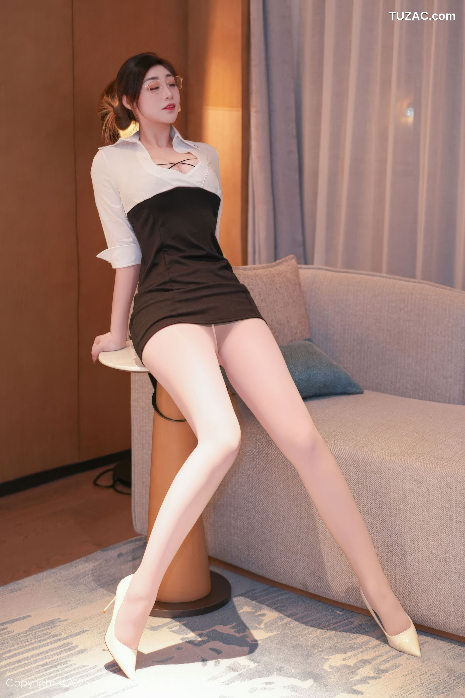 XiuRen秀人网-11045-妲己_Toxic-短裙黑蕾丝内衣肉色丝袜-2025.11.28