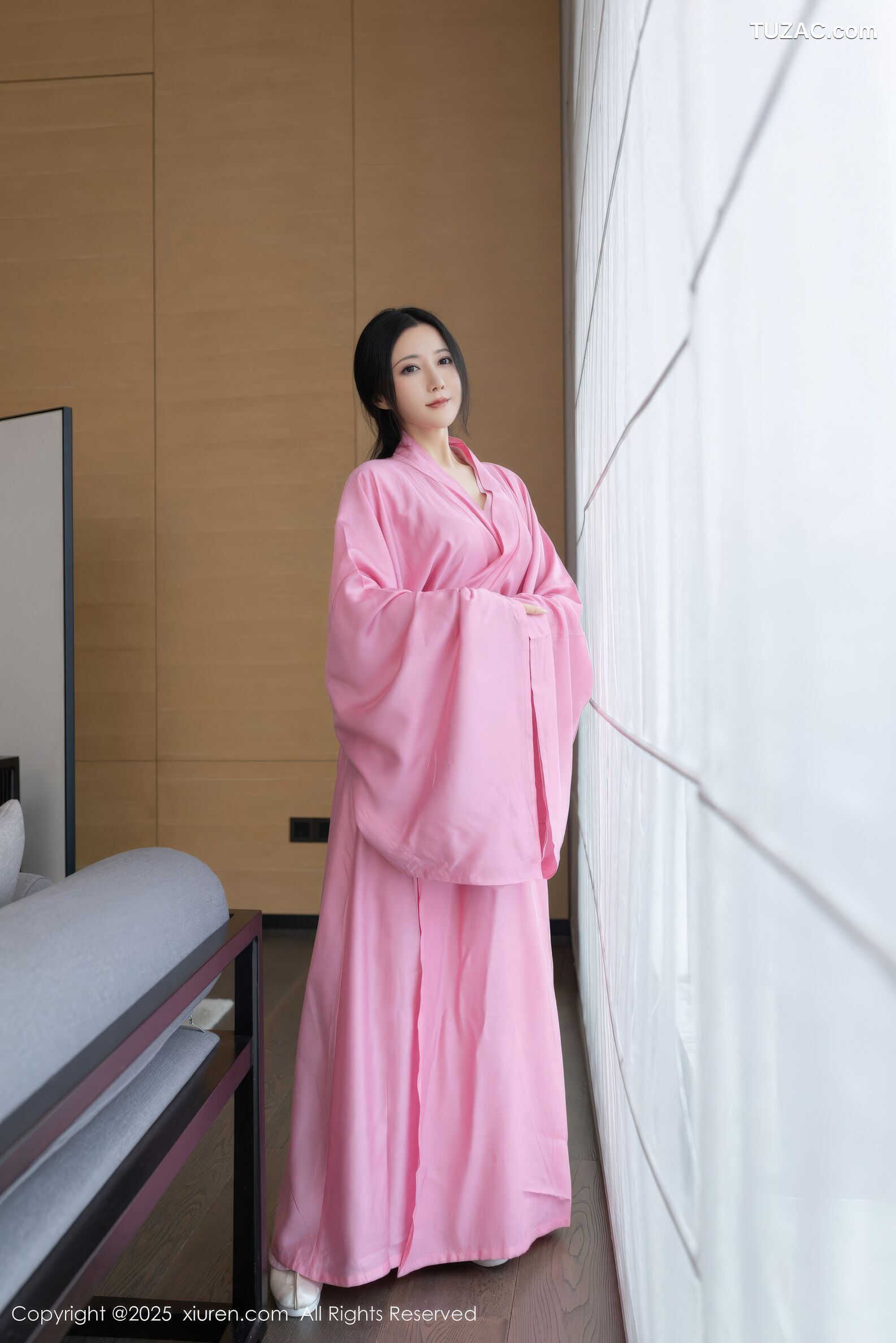 XiuRen秀人网-11049-鱼子酱Fish-粉色古风月影纱肉色丝袜-2025.11.28