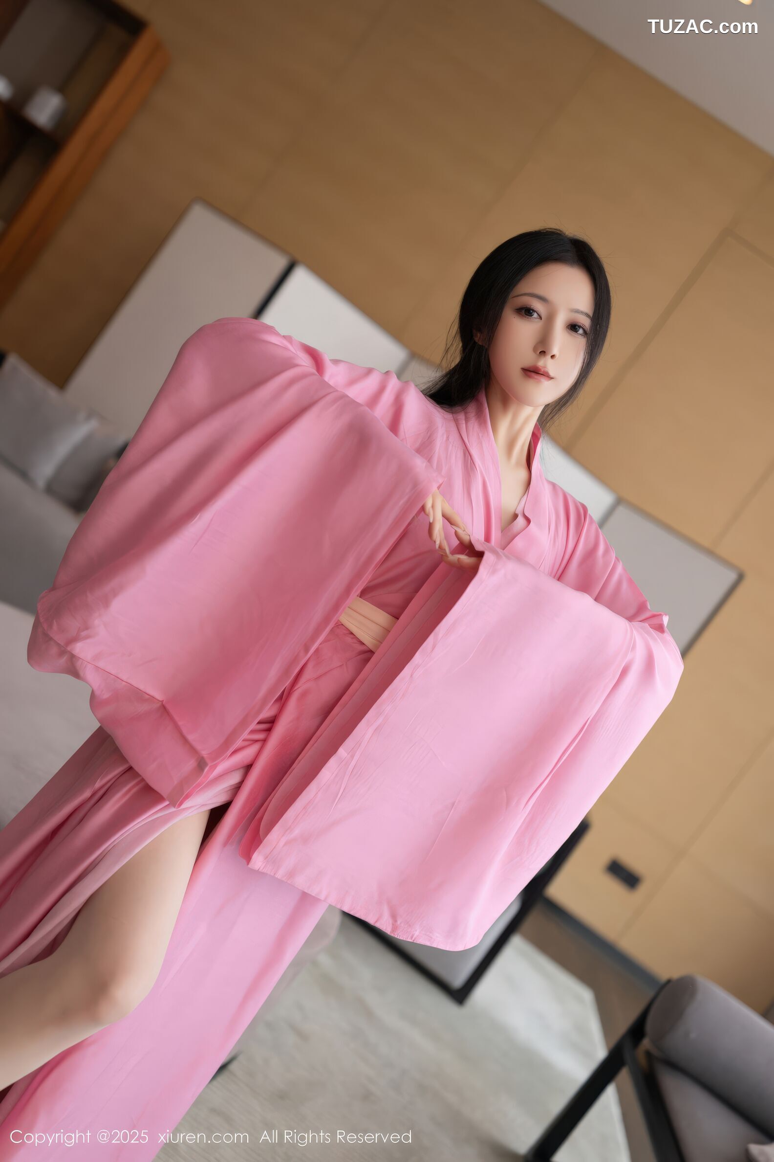 XiuRen秀人网-11049-鱼子酱Fish-粉色古风月影纱肉色丝袜-2025.11.28