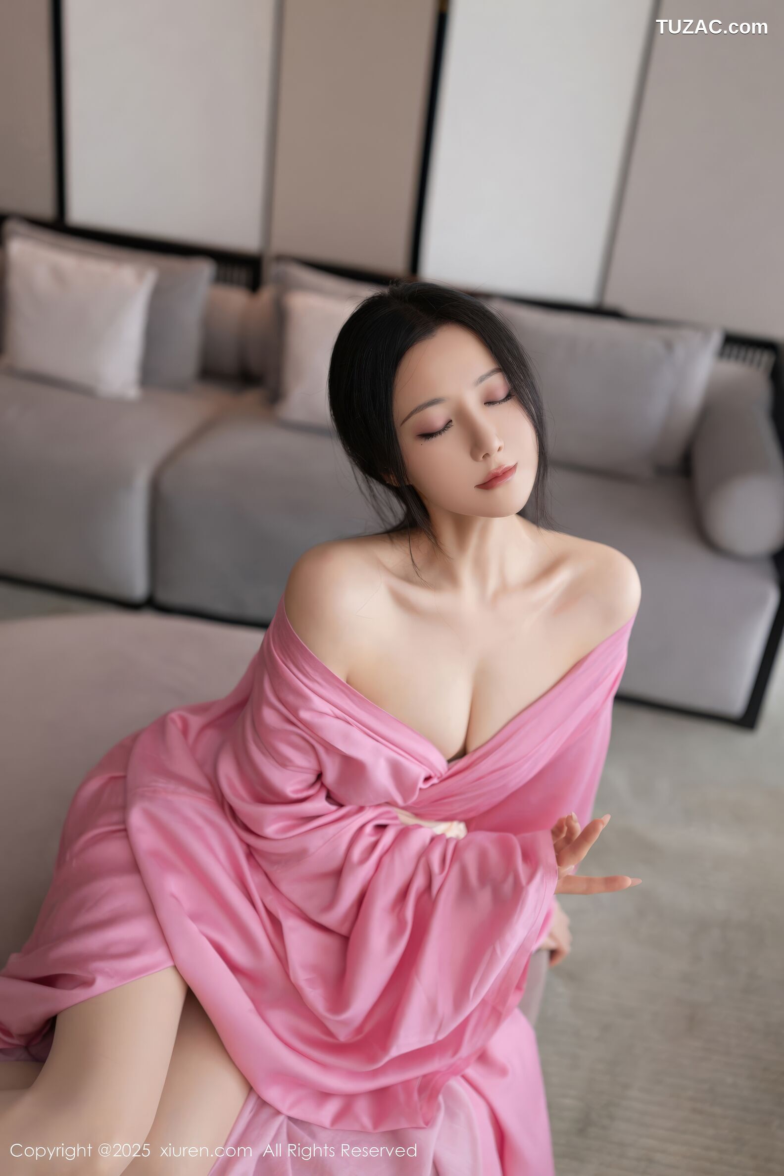 XiuRen秀人网-11049-鱼子酱Fish-粉色古风月影纱肉色丝袜-2025.11.28