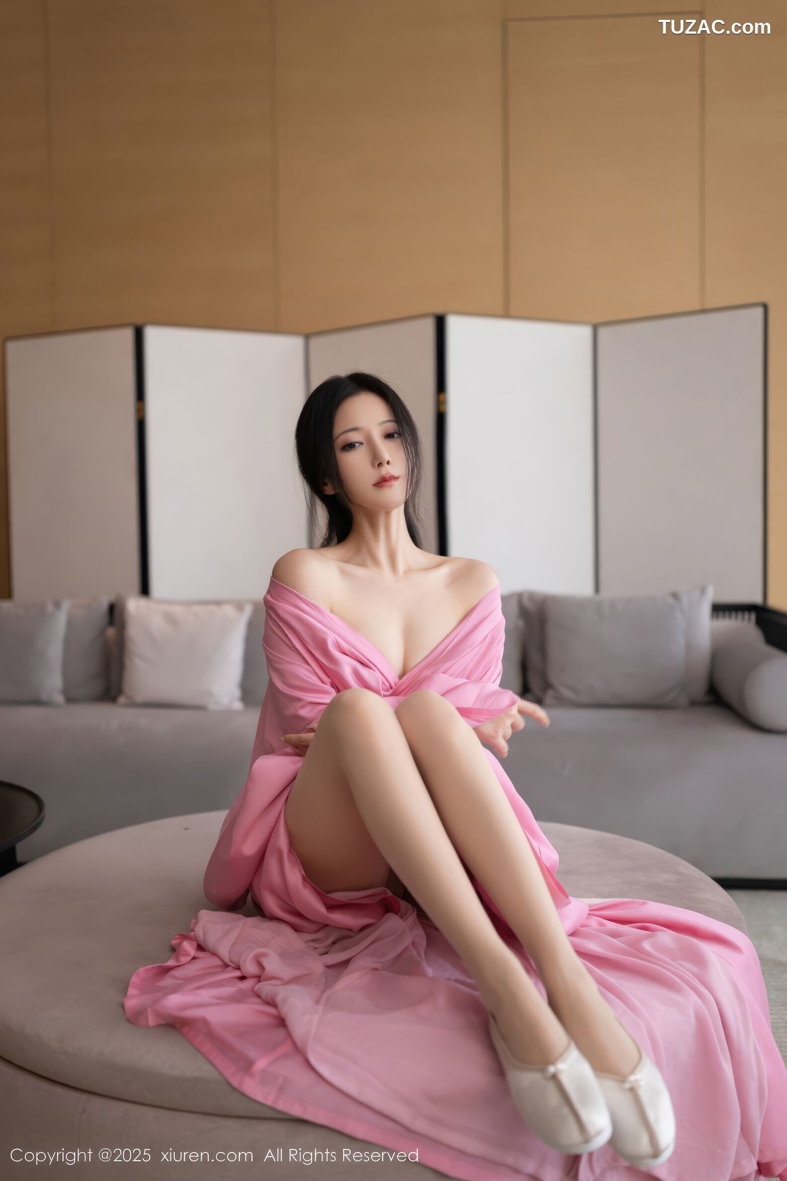 XiuRen秀人网-11049-鱼子酱Fish-粉色古风月影纱肉色丝袜-2025.11.28