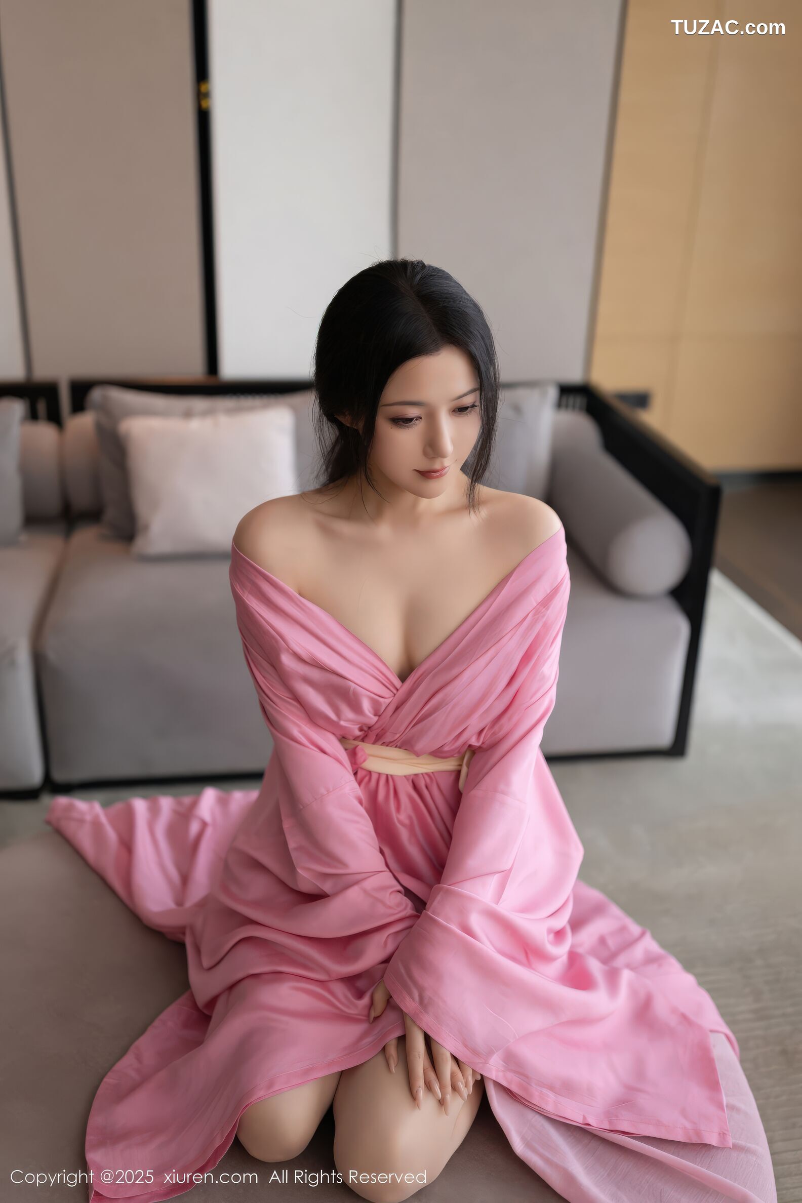 XiuRen秀人网-11049-鱼子酱Fish-粉色古风月影纱肉色丝袜-2025.11.28