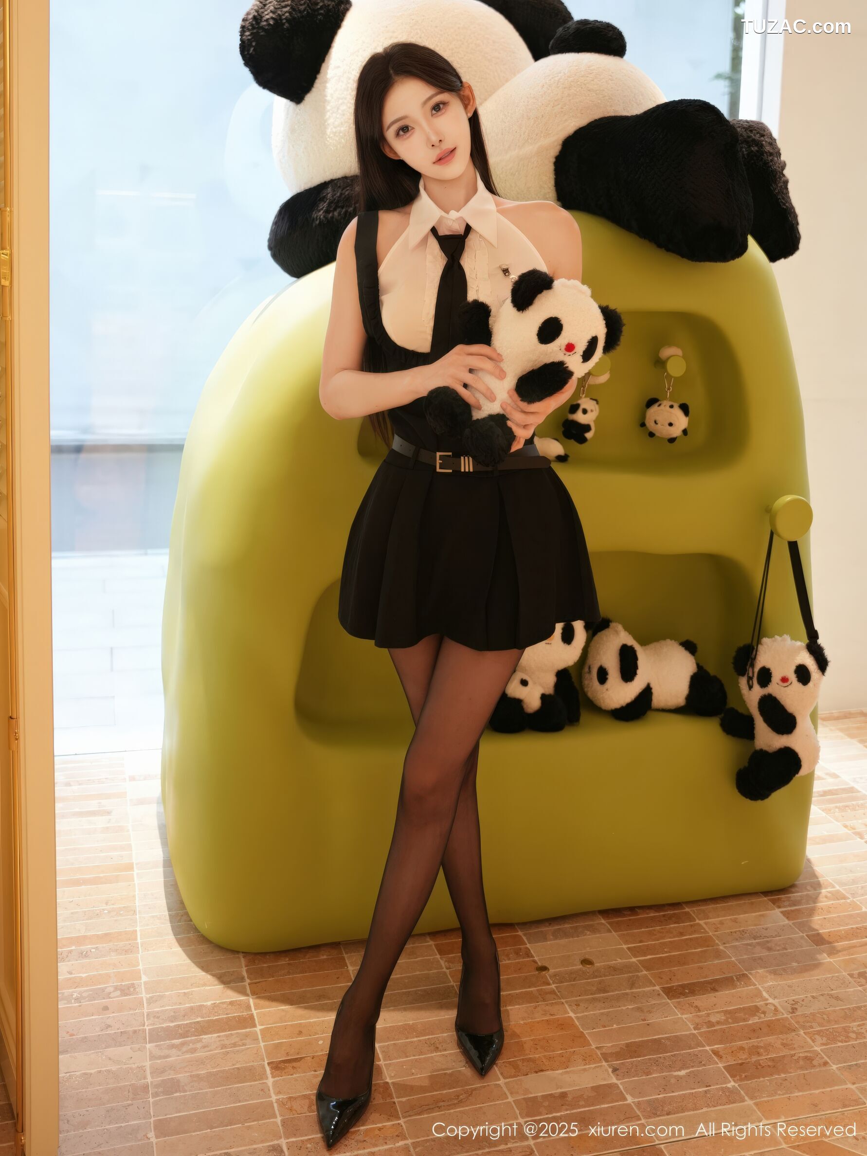 XiuRen秀人网-11052-梨霜儿-金允希Yuki-姐妹花黑裙黑丝红色运动服-2025.12.01