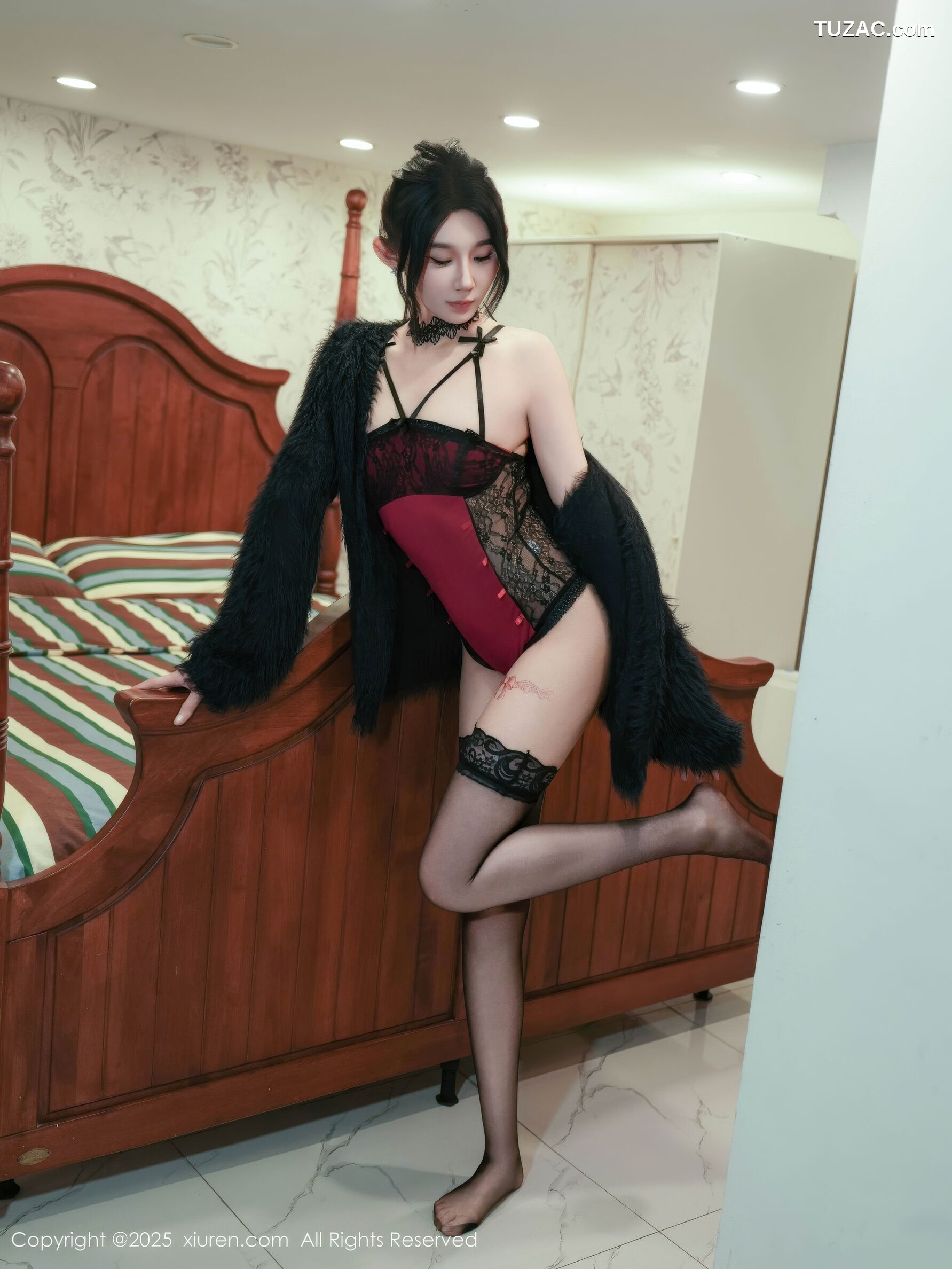 XiuRen秀人网-11072-桃子姐姐-吊带黑丝美腿-2025.12.05
