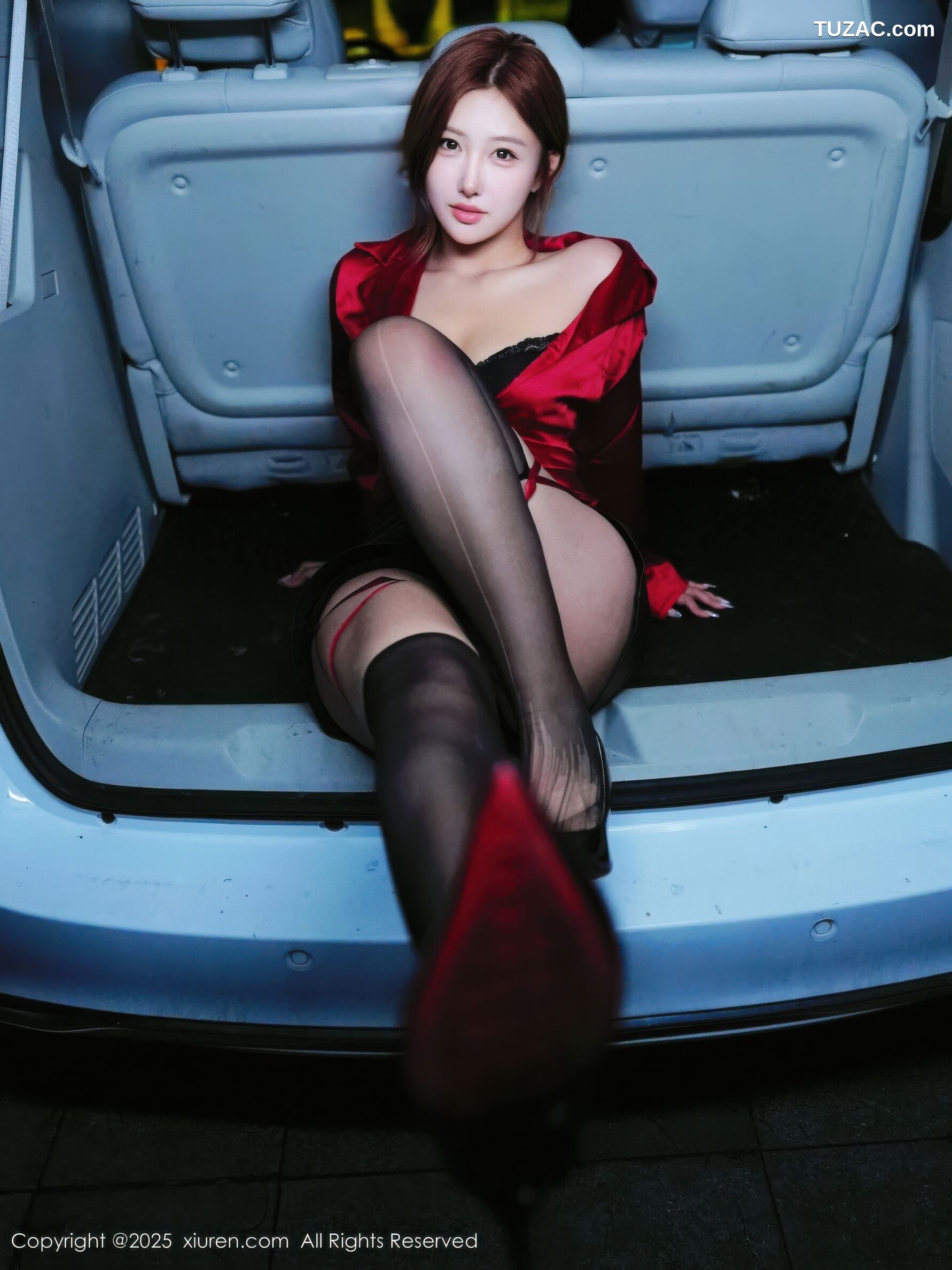 XiuRen秀人网-11078-金允希Yuki-车内场景-红衬衫黑包臀裙黑丝-2025.12.05