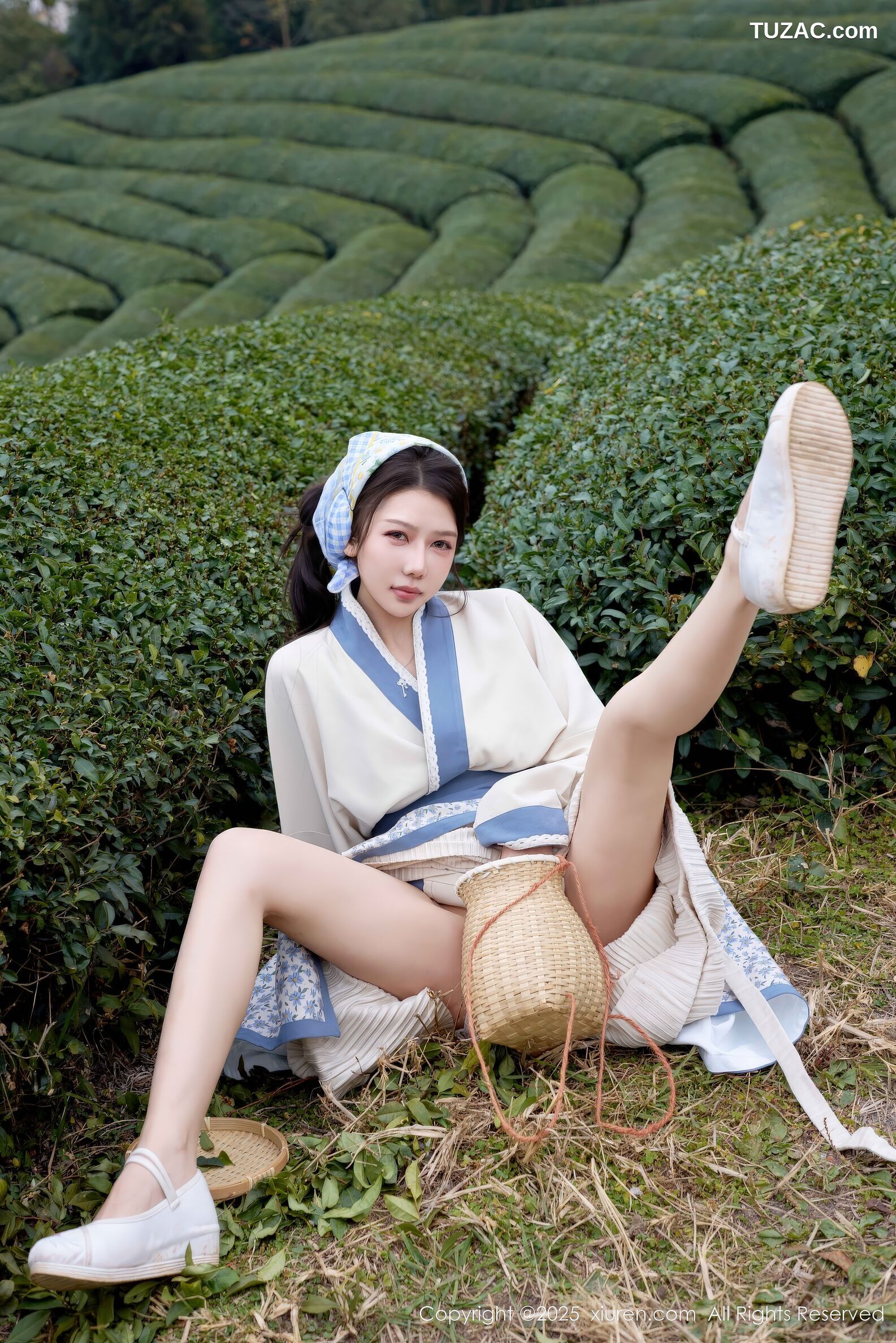 XiuRen秀人网-11098-尹甜甜-采茶女古风白衣户外爆乳全裸-2025.12.11