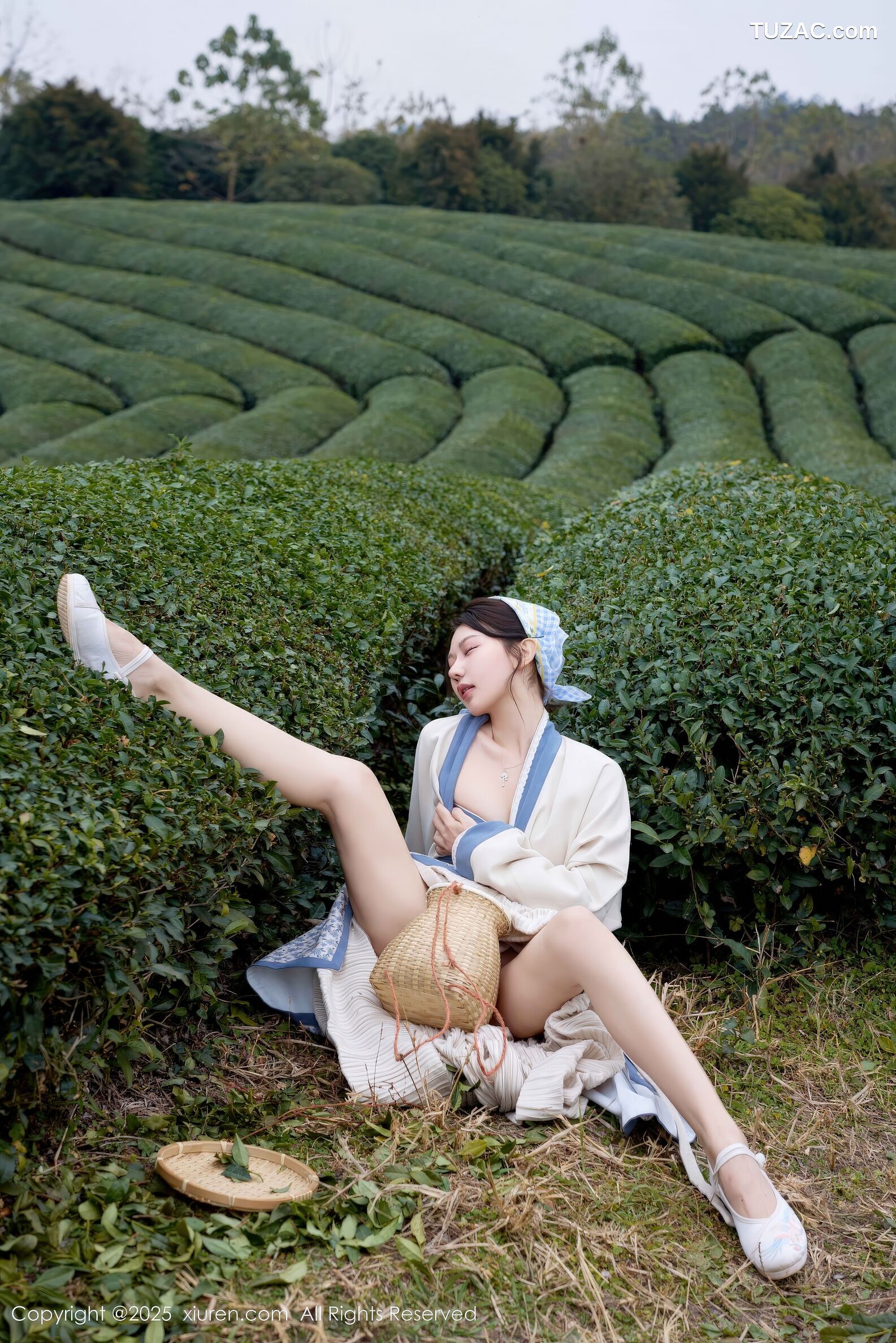 XiuRen秀人网-11098-尹甜甜-采茶女古风白衣户外爆乳全裸-2025.12.11