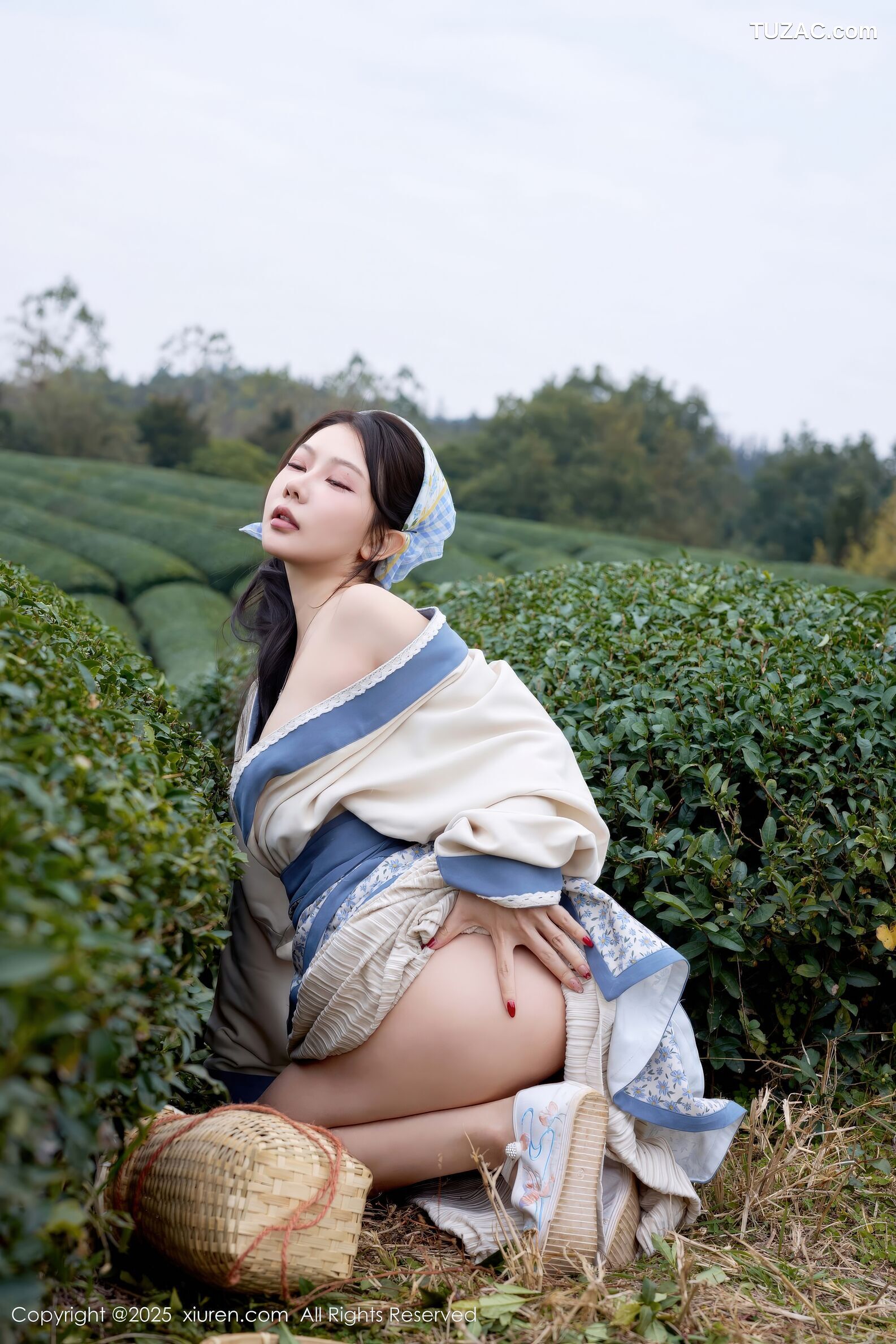 XiuRen秀人网-11098-尹甜甜-采茶女古风白衣户外爆乳全裸-2025.12.11