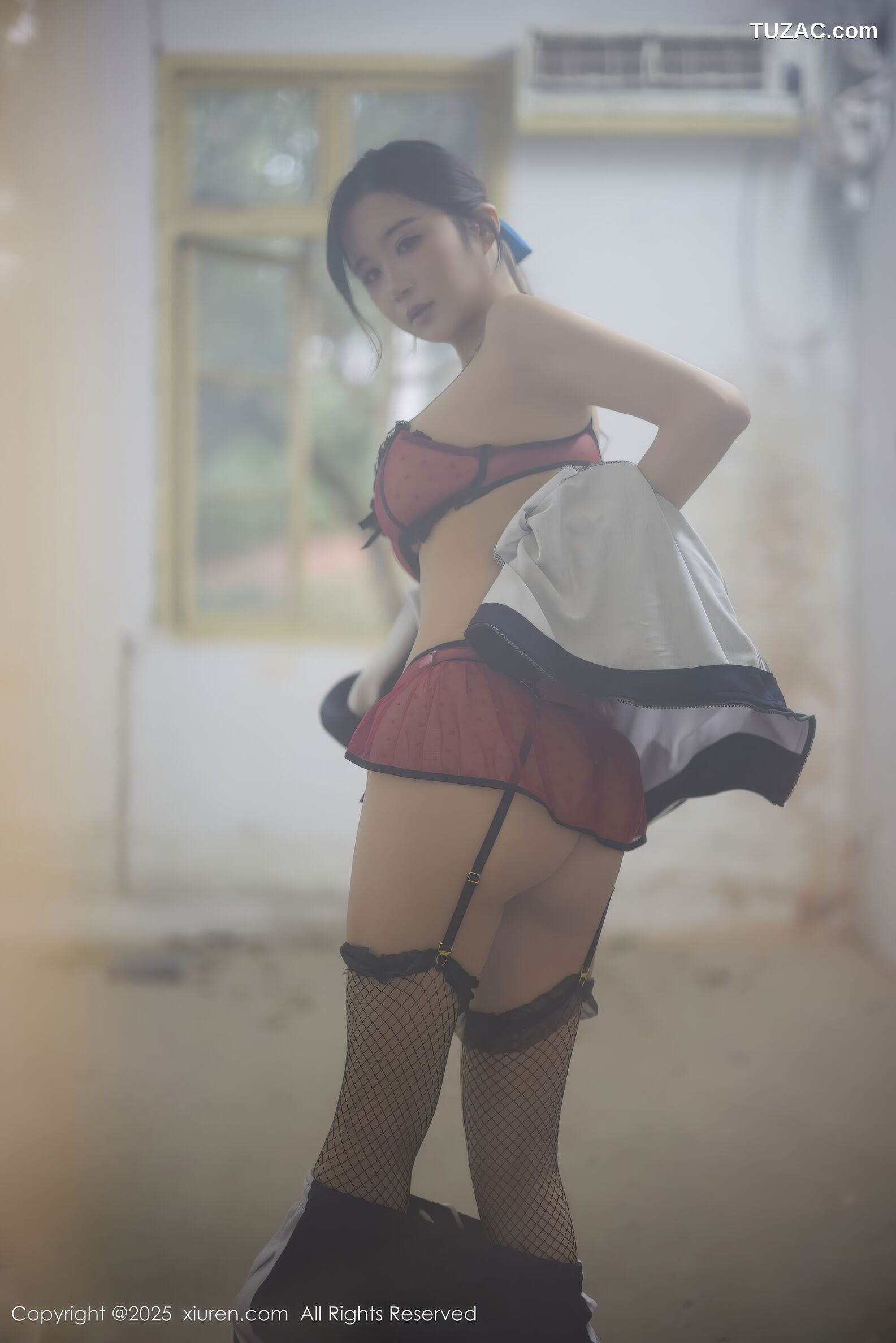 XiuRen秀人网-11103-小肉肉咪-校服校园清纯少女红色内衣-2025.12.12