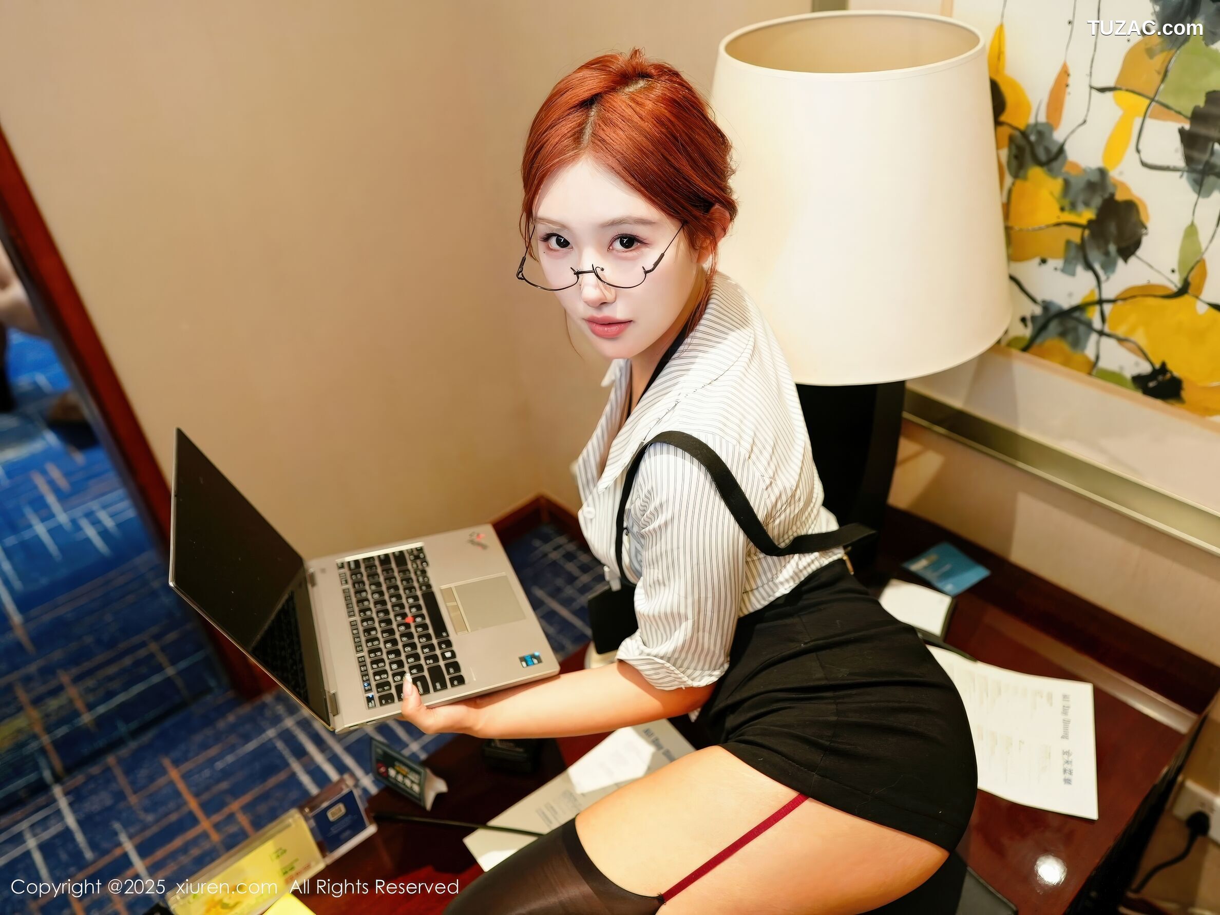 XiuRen秀人网-11104-金允希Yuki-OL条纹衬衫黑短裙黑丝-2025.12.12