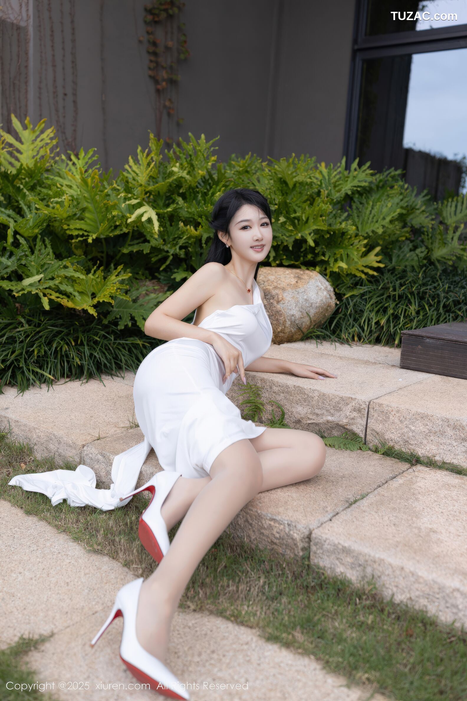 XiuRen秀人网-11109-唐安琪-白色长裙诱人肉色丝袜-2025.12.15