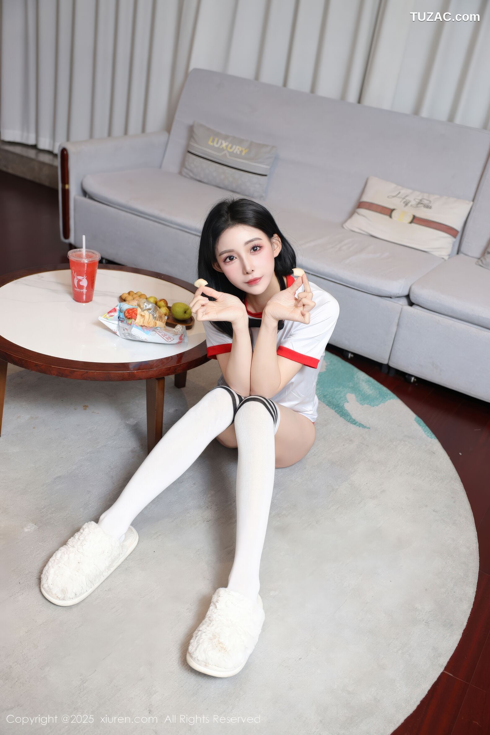 XiuRen秀人网-11110-许微微呀-白色运动T恤白袜红绳绑缚-2025.12.16