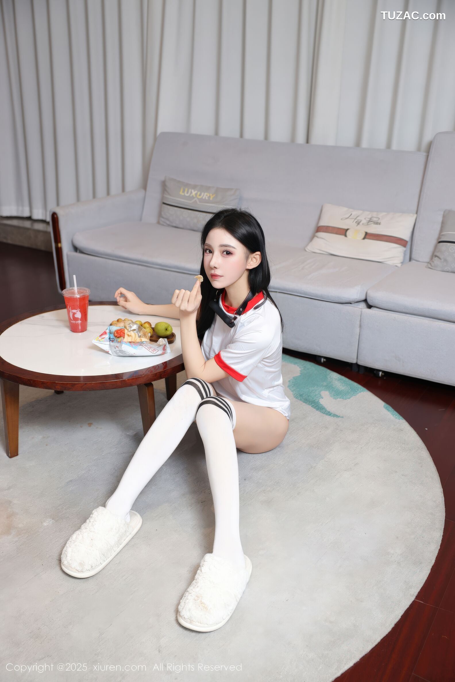 XiuRen秀人网-11110-许微微呀-白色运动T恤白袜红绳绑缚-2025.12.16